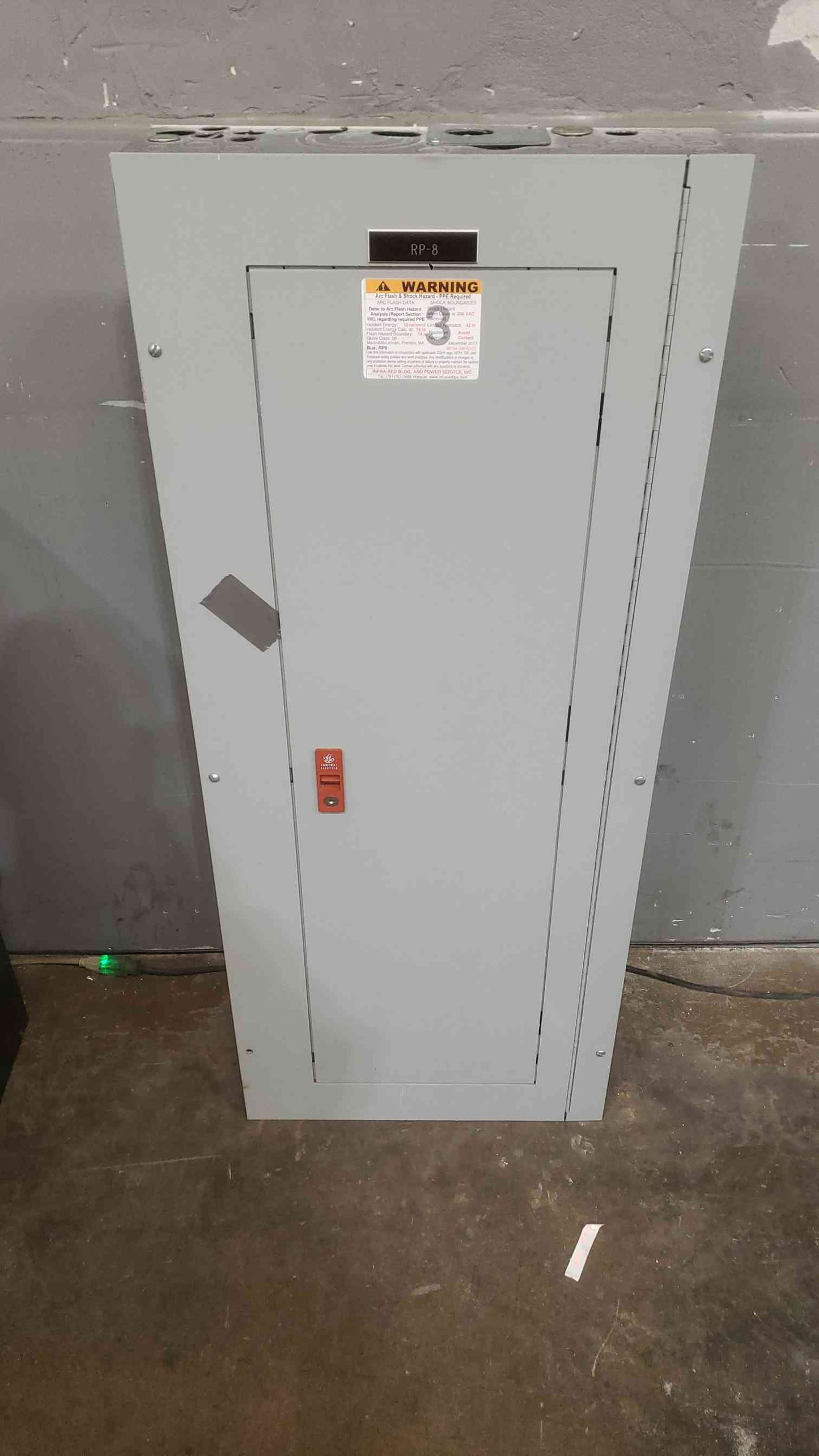 GE 225A Max 208Y/120 3PH 4W Panelboard w/ Main (SKU: 112491)
