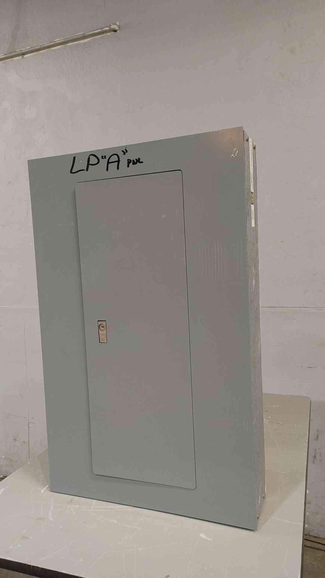 Square D NQOD 225A MAX 240/120V 3PH 4W Panelboard NQOD430L225CU(SKU: 112642)