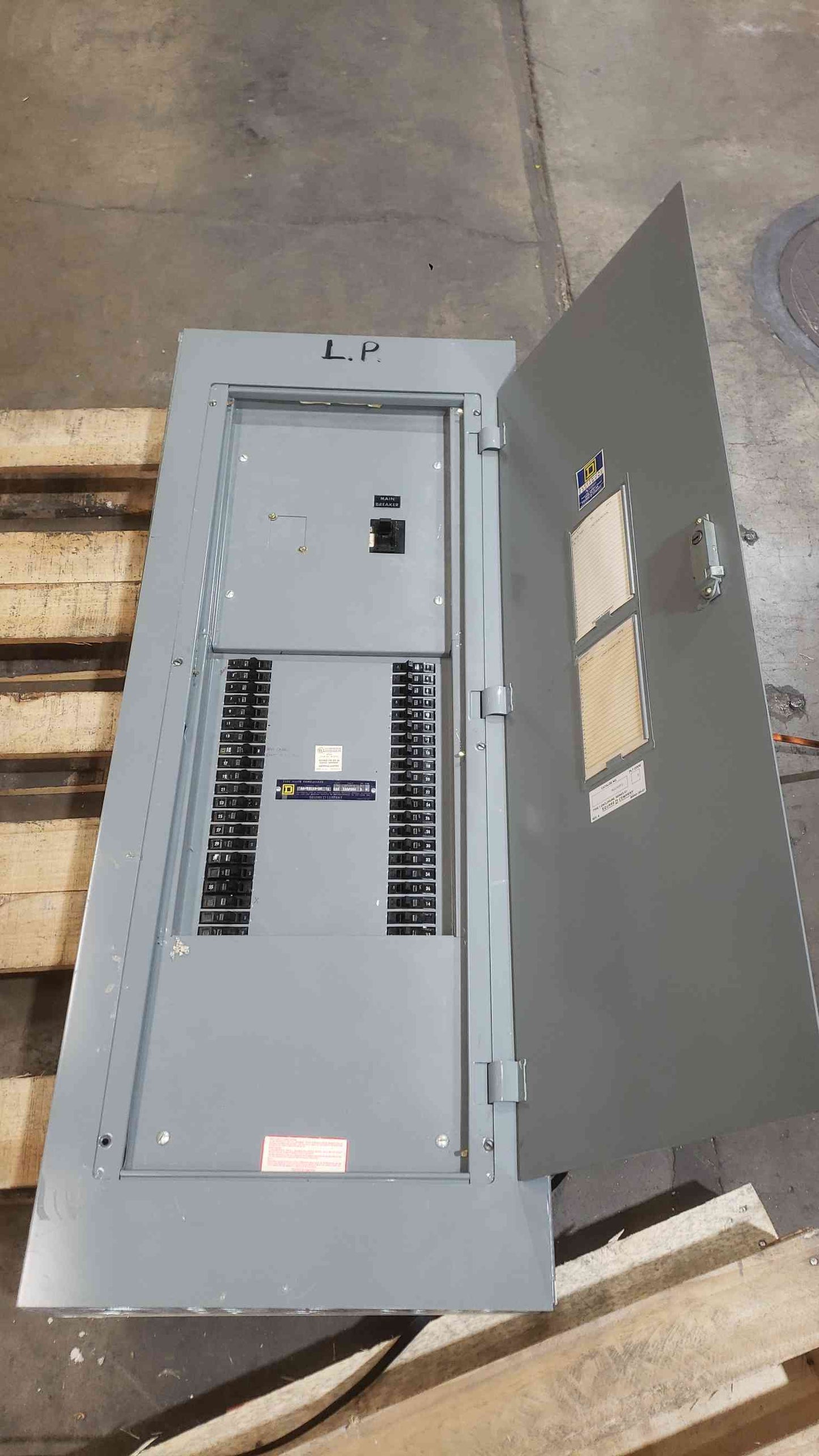 Square D 125A 120/208 3PH 4W Panelboard NQOB (SKU: 112660)