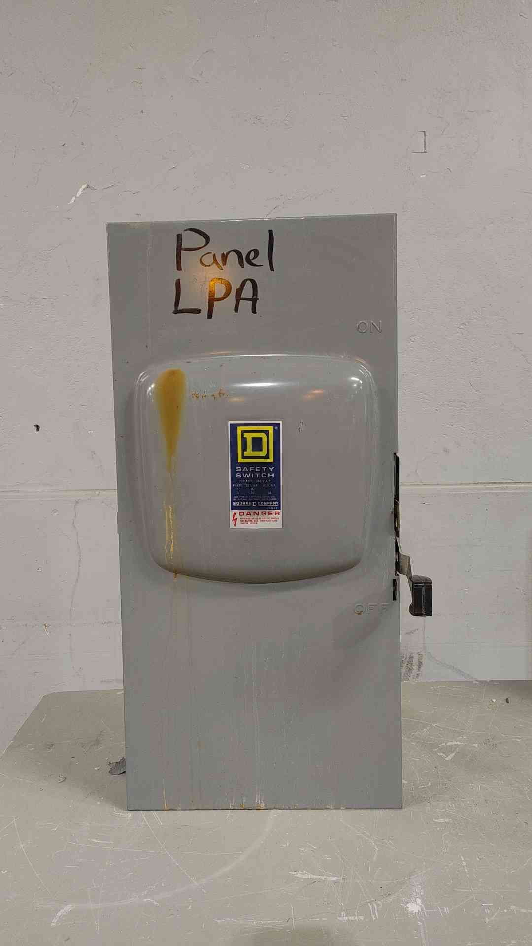 Square D 200A 240V 1-3PH Safety Switch 324N(SKU: 112664)