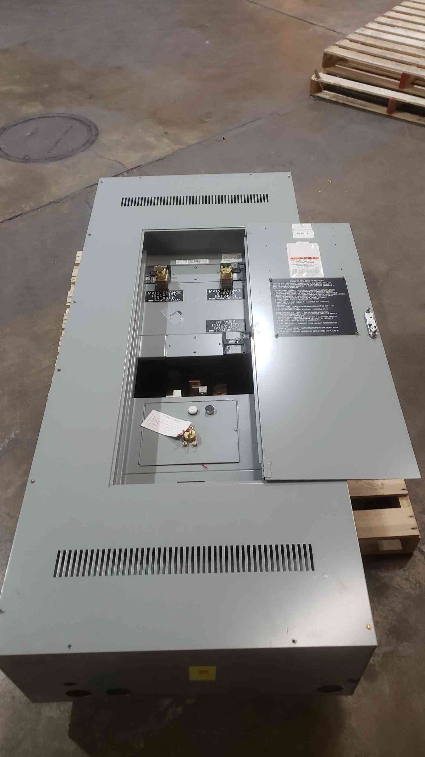 GE 250A Spectra 480V 3PH 4W Panelboard 3 Breakers SFHA36AT0250 (SKU: 112671)