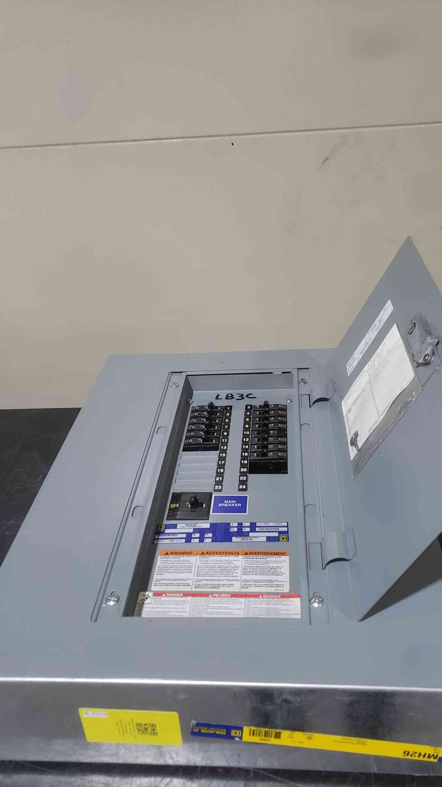 Square D 100A 240V~ 3PH 4W Panelboard NQOD424M100CU (SKU: 112697)