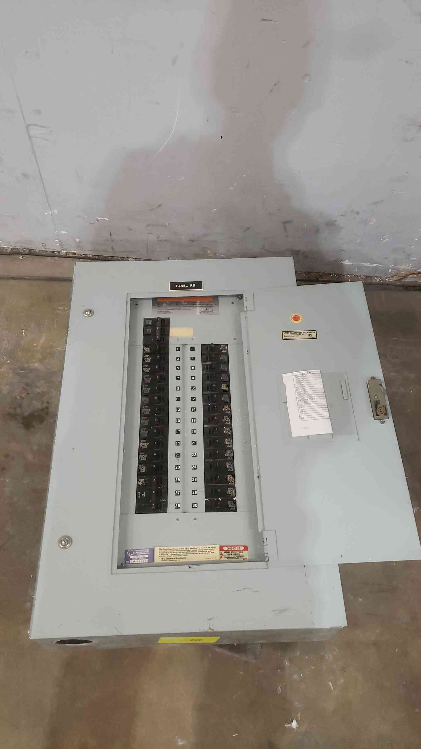 I-T-E 100A 208Y/120 3PH 4W Panelboard (SKU: 112722)