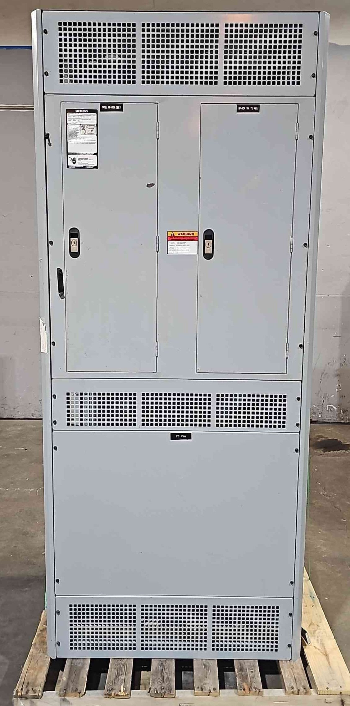 75KVA 480v x 208/120v Hammond Transformer w/ Integrated Siemens Panelboards 120/208v & 480v (112756)