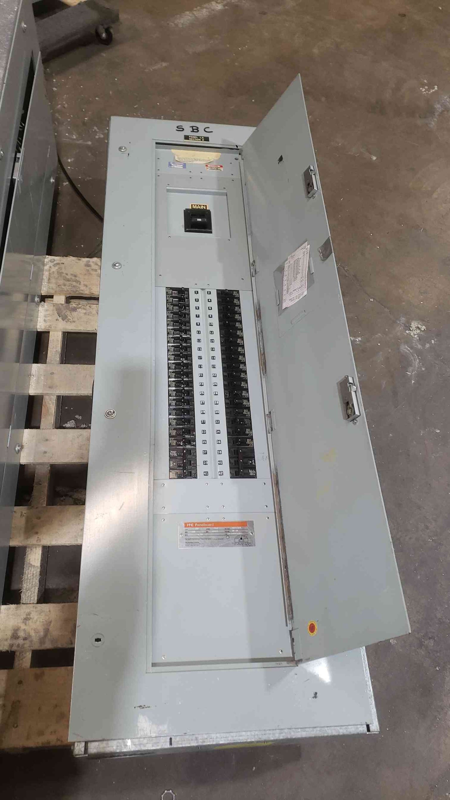 I-T-E Siemens 250 Amp 208Y/120V 3-Phase 42-Circuit CDP Main Breaker Panelboard (SKU: 112773)