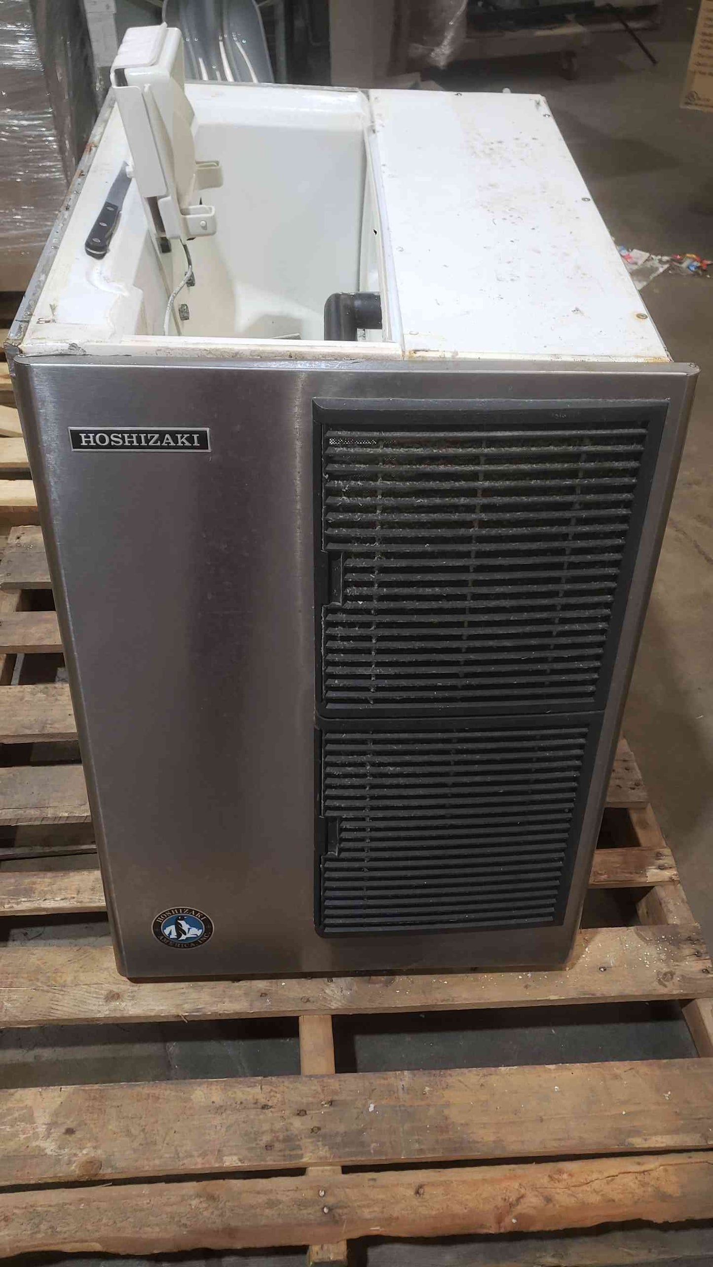 Hoshizaki KM-515MAH 22" Air Cooled Crescent Cube Ice Machine Head - 527 lb/day (SKU: 112814)