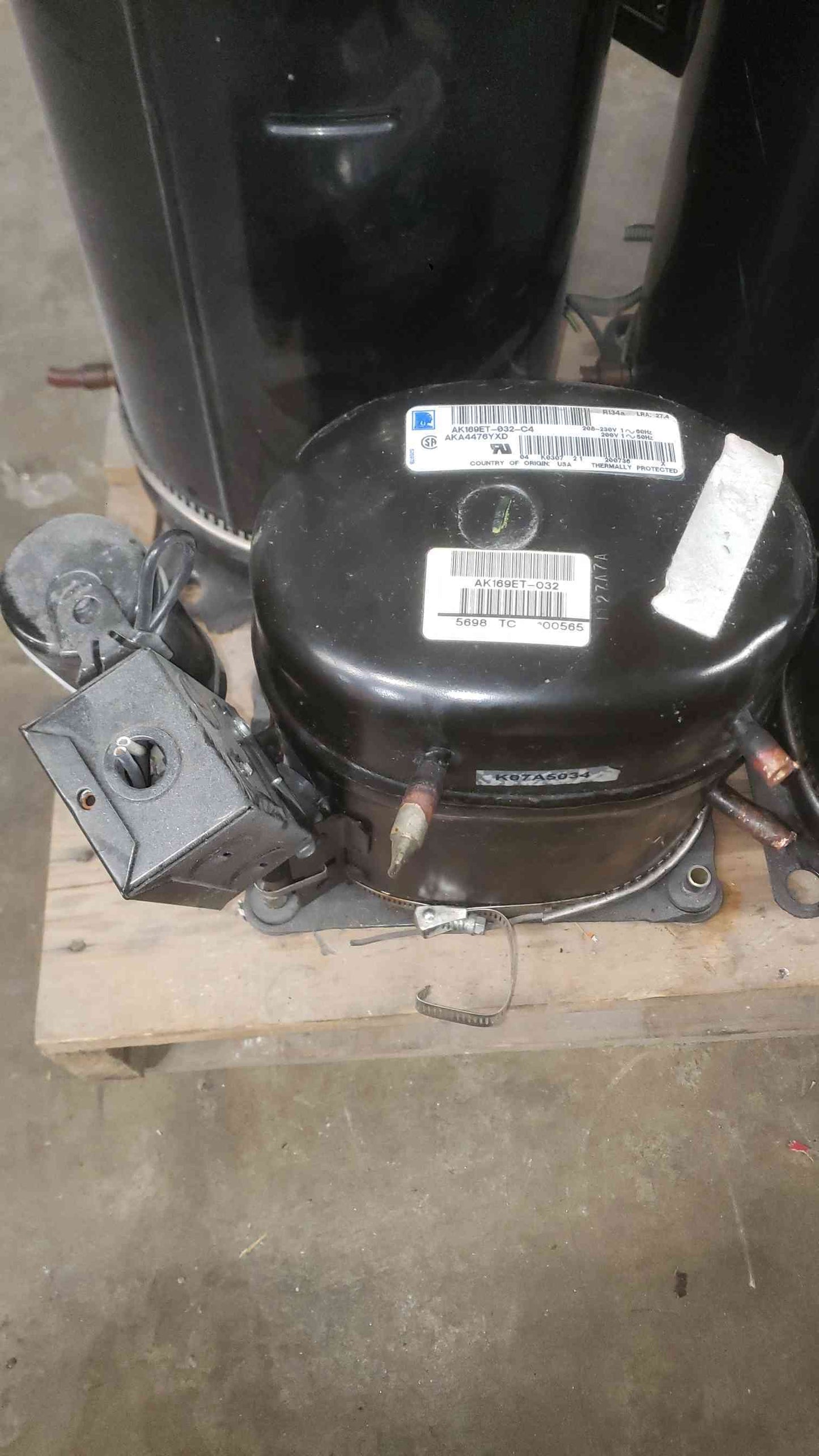 Tecumseh 208-230V 1PH Scroll Air Compressor AK169ET-032-C4 (SKU: 112834)