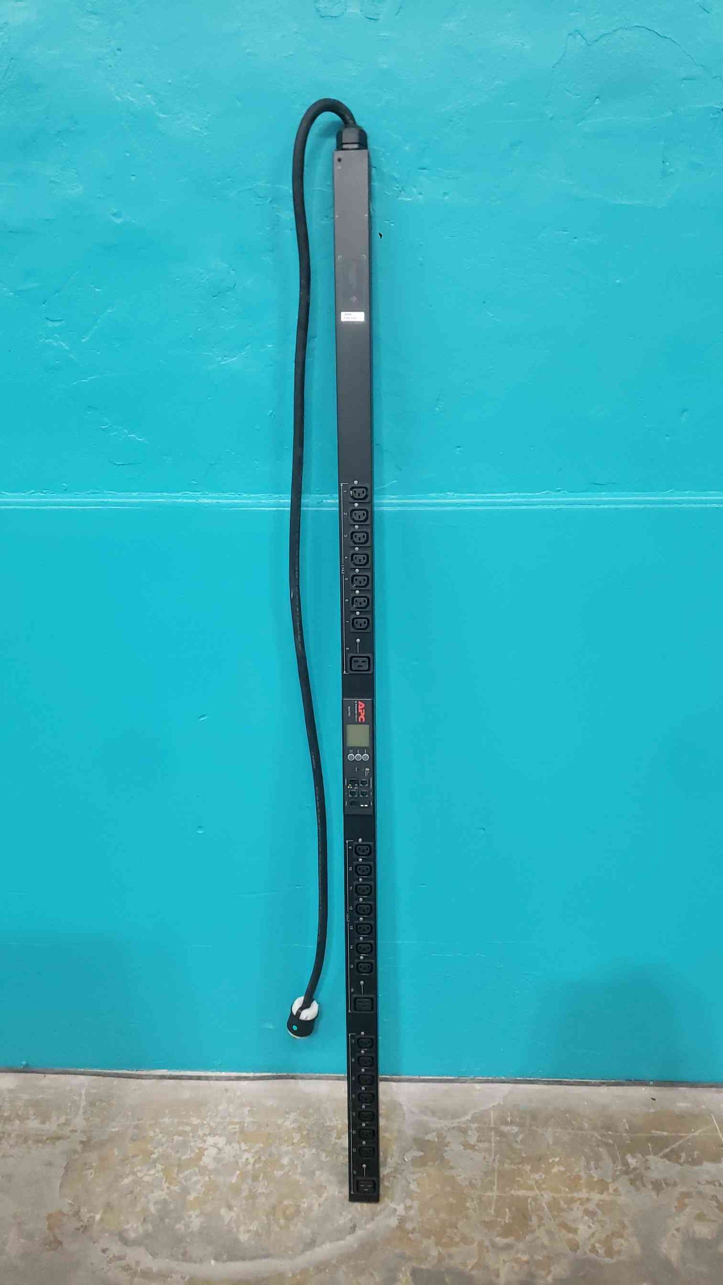 APC AP7961 Switched Rack PDU 3-Phase 208V 16A 24-Outlet (21) C13 (3) C19 L21-20P (SKU: 112958)
