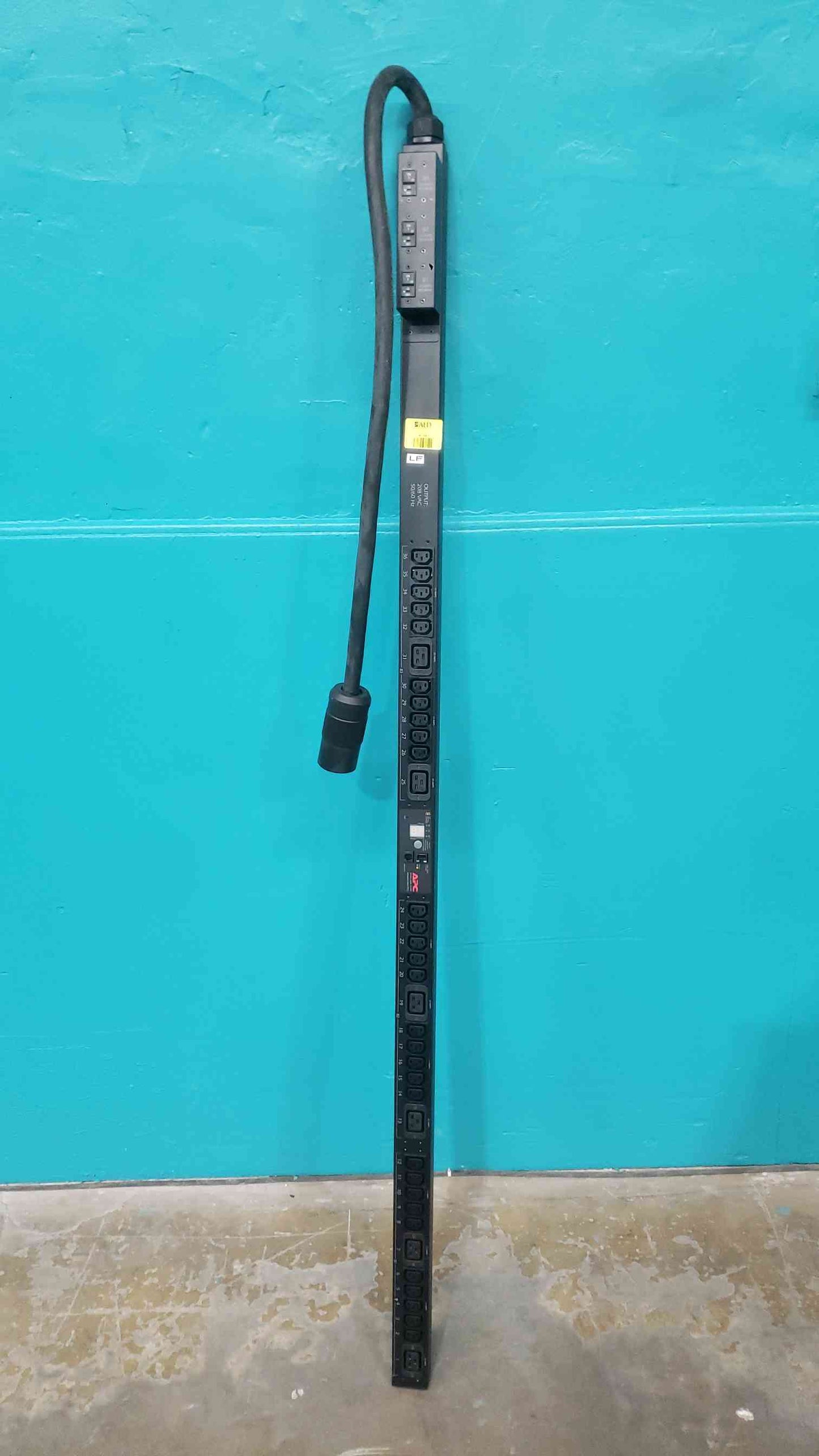 APC AP7868 Metered Rack PDU 3-Phase 208V 8.6kW 35A 42-Outlet Zero-U Vertical (SKU: 112959)
