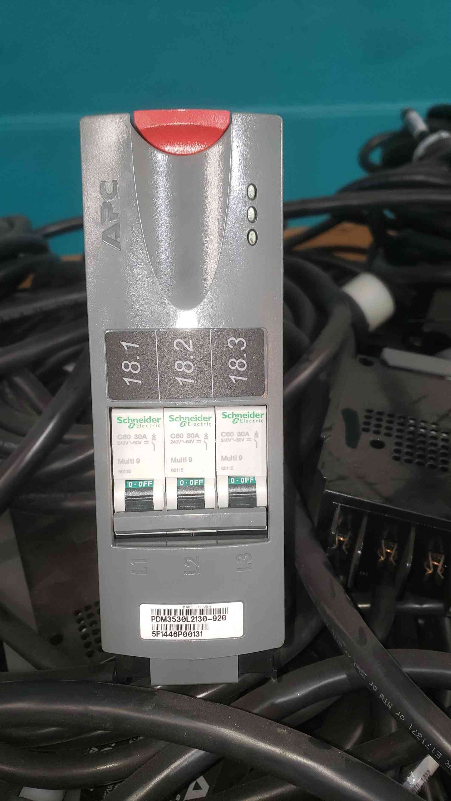 APC PDM3530L2130-920 Power Distribution Module 3-Pole 30A L21-30R 920cm Cable (SKU: 113099)