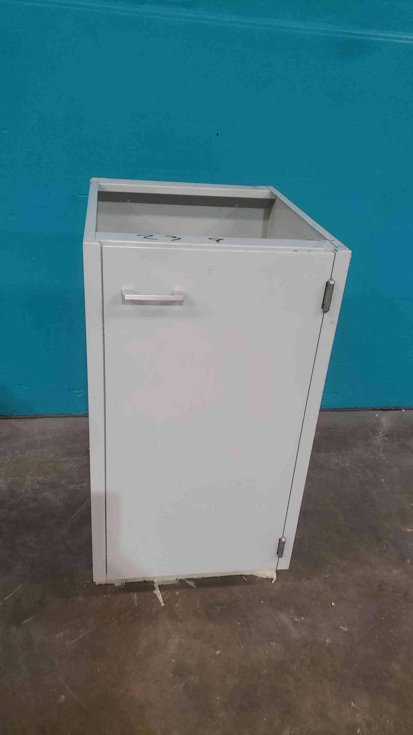 Saint Charles Gray 18" Door Only Casework (SKU: 113101)