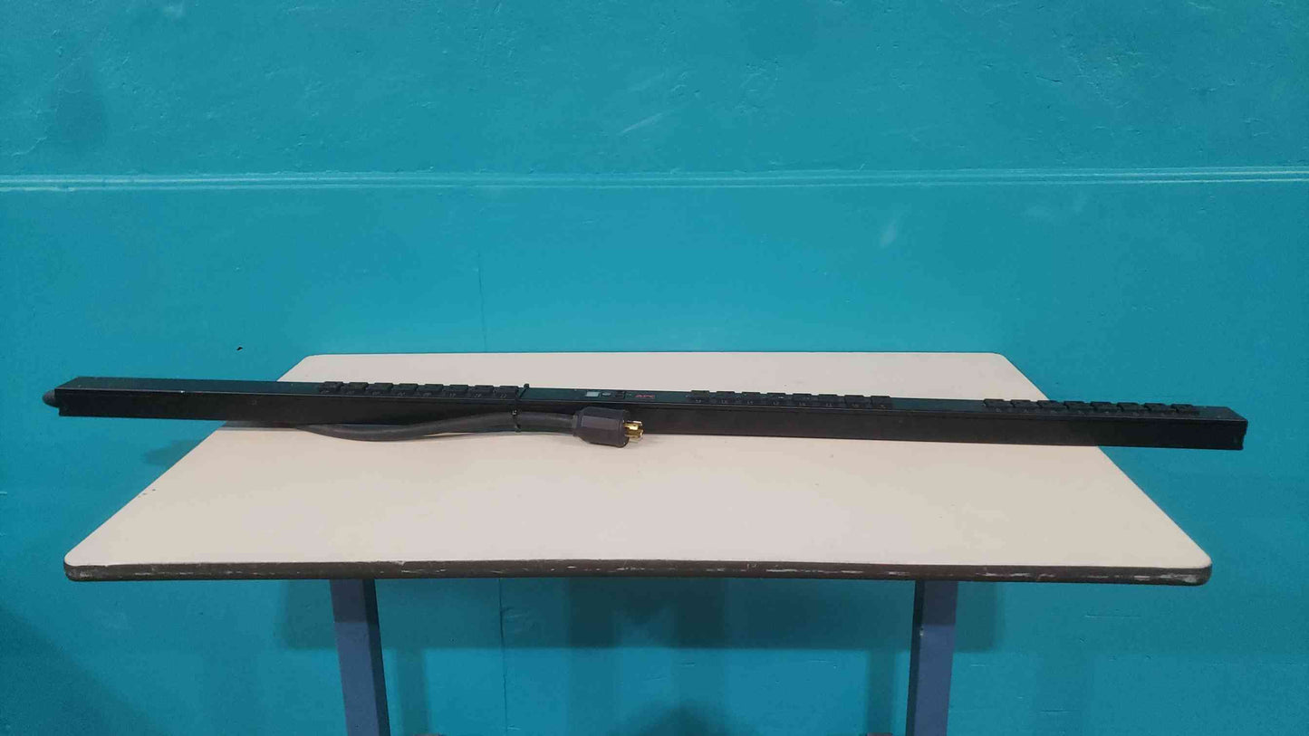 APC AP7960 Switched Rack PDU 0U 3-Phase 5.7kW 120V (24) NEMA 5-20R Outlets L21-20P