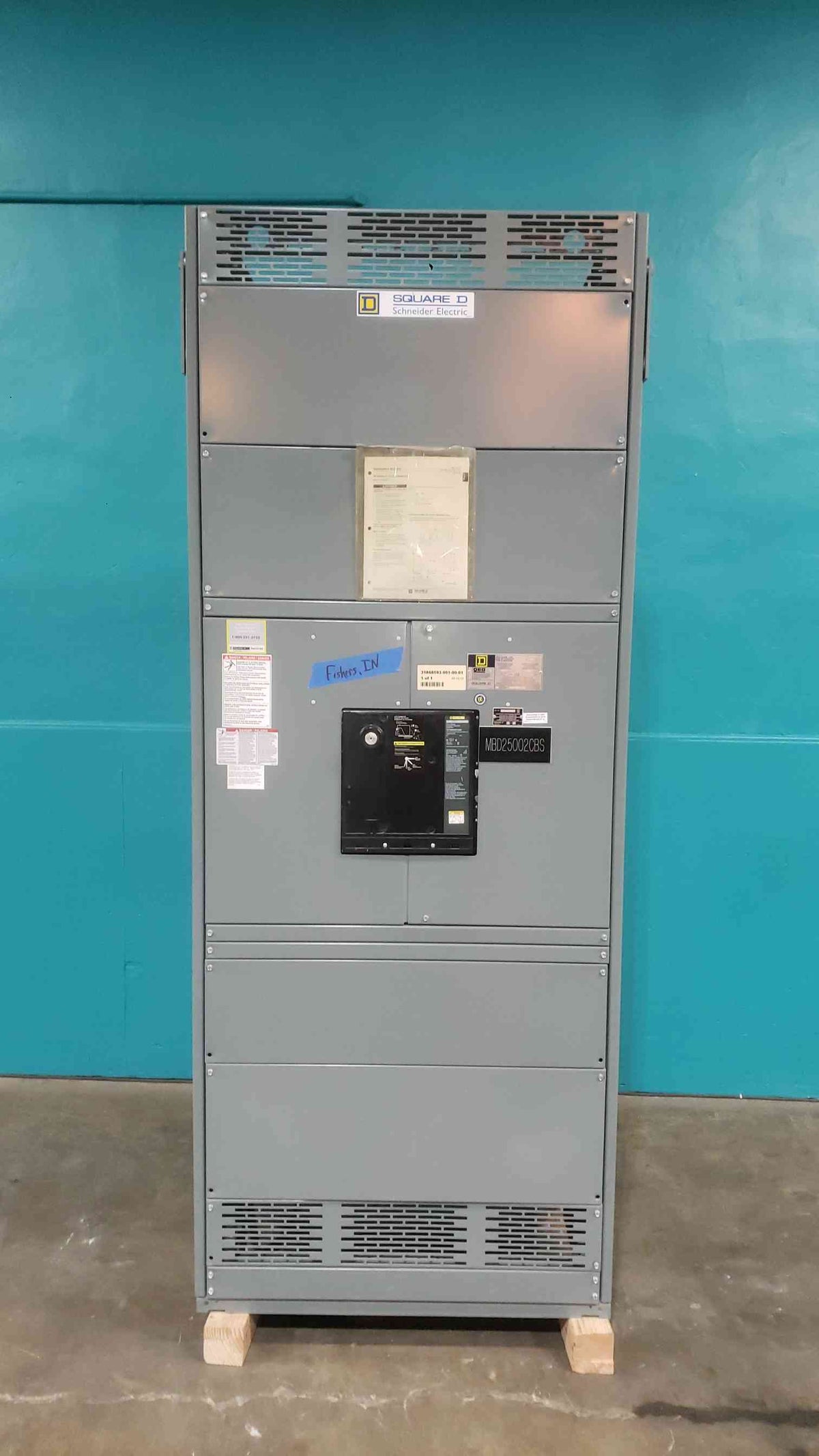 Square D QED 2500A 600V DC Switchboard Breaker Panel PCF362500DCA680 Type PCL