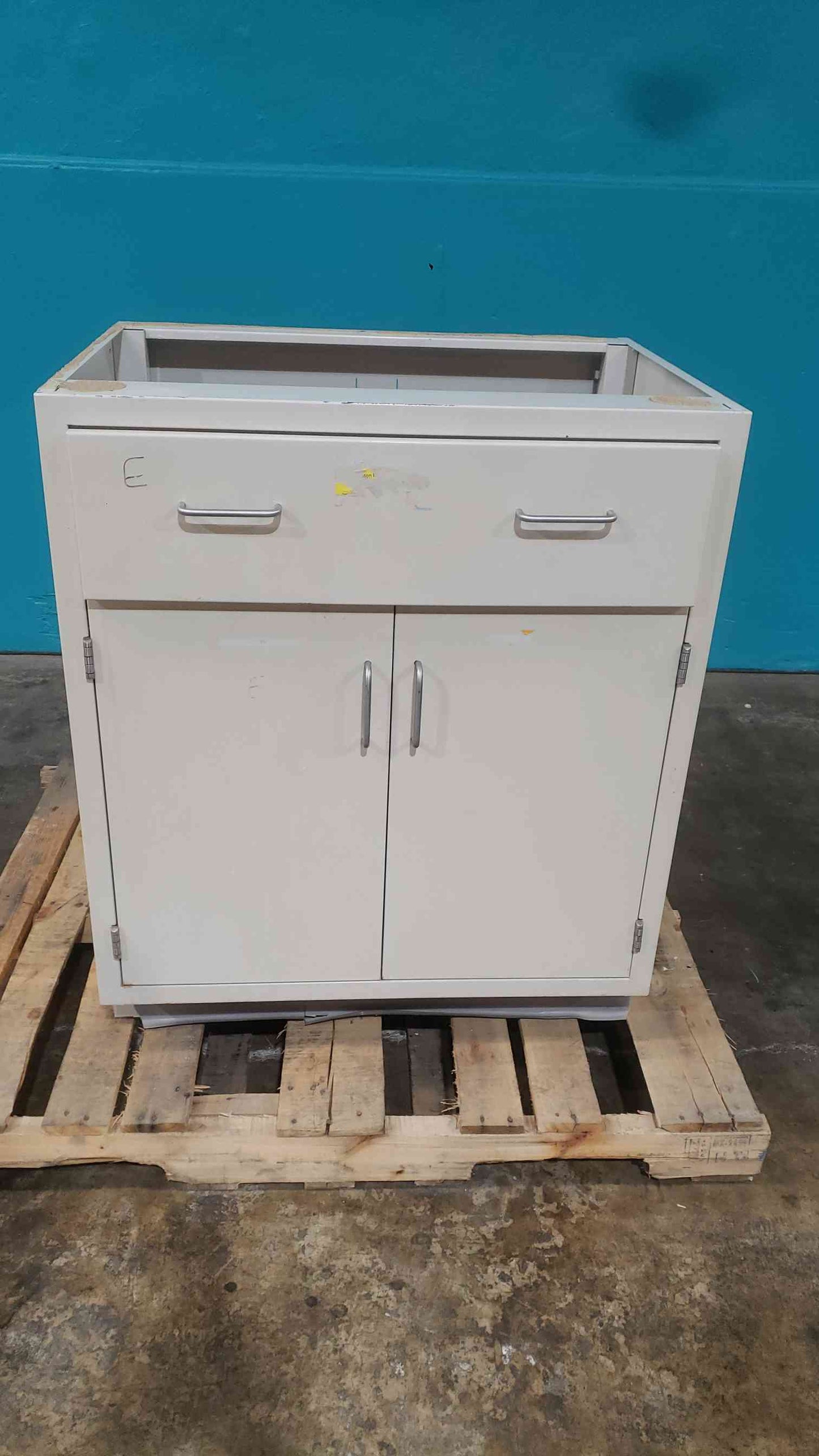 Jamestown 30" Standing Height Mixed Casework (SKU: 113483)