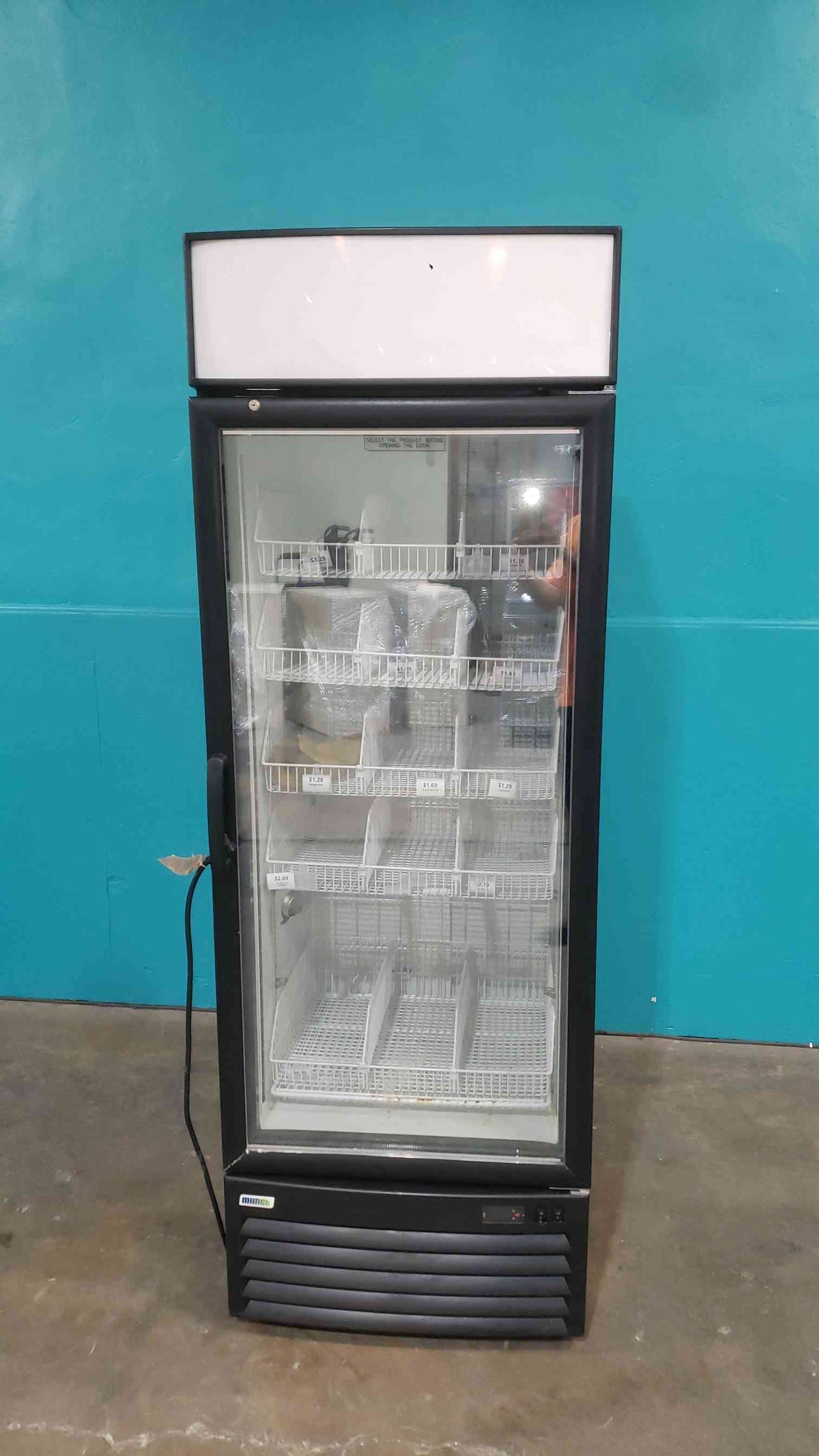 Mimet VV-168TFN Commercial Glass Door Display Freezer 115V 7.9A (SKU: 113209)