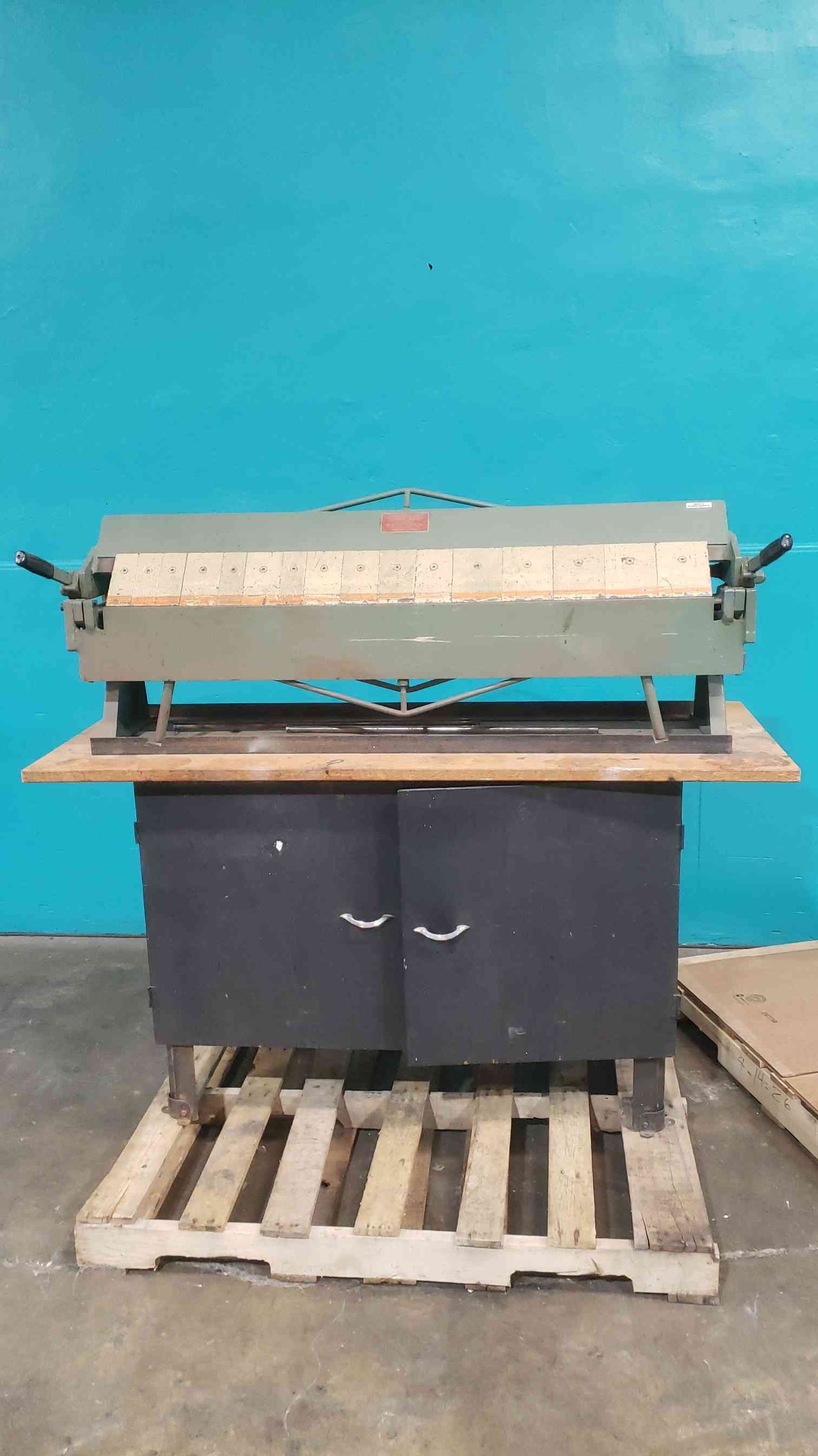 Connecticut U422 4Ft Box Pan Bending Brake 22 Ga W Whitney Stueck Sheet Metal (SKU: 113628)