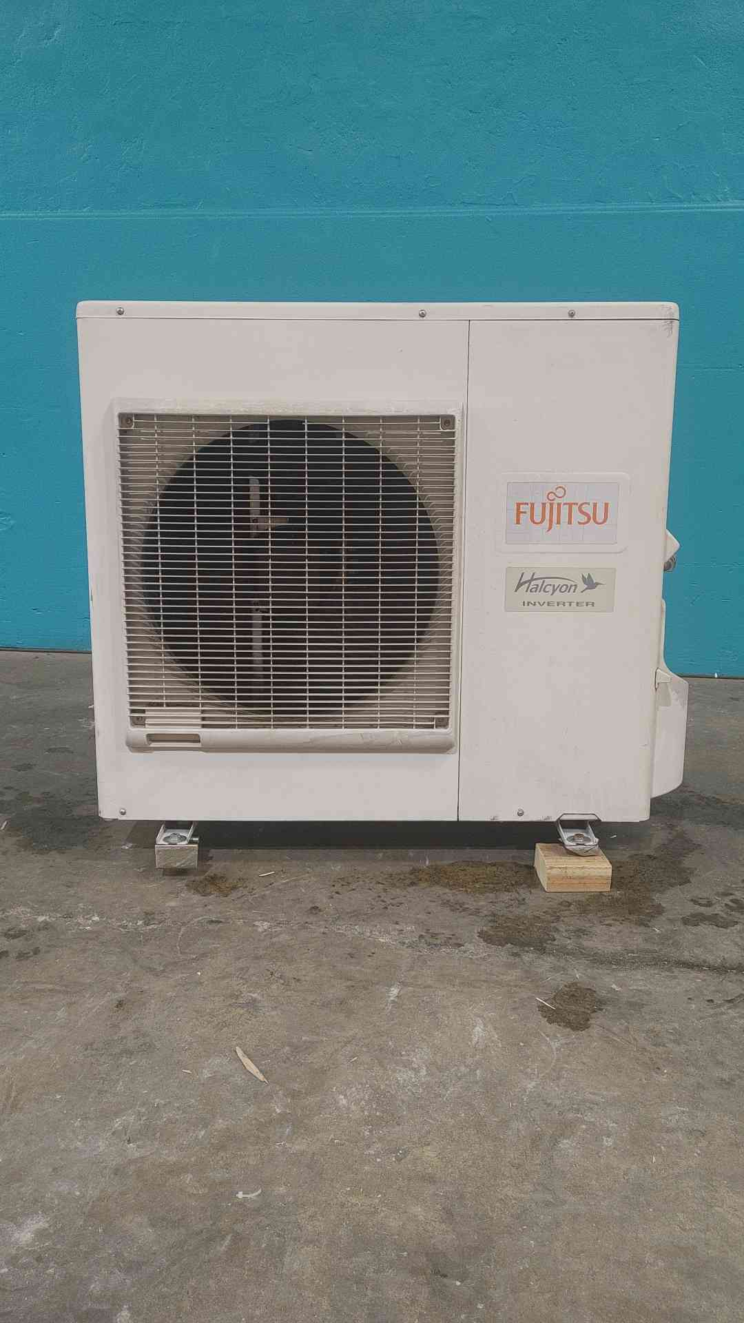 Fujitsu AOU36RLXB Halcyon Mini Split Heat Pump Outdoor AC Condenser 36k BTU 3 Ton