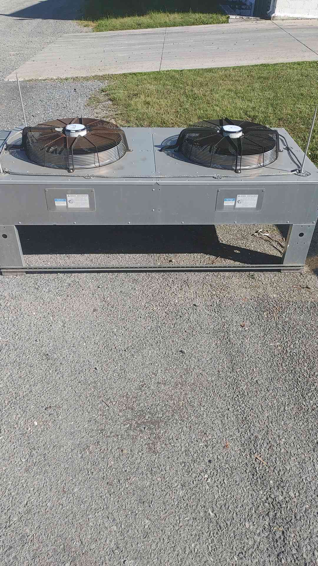 Liebert Vertiv MCM080 2-Fan Microchannel Outdoor Condenser 208/230V 3PH MCM080E8