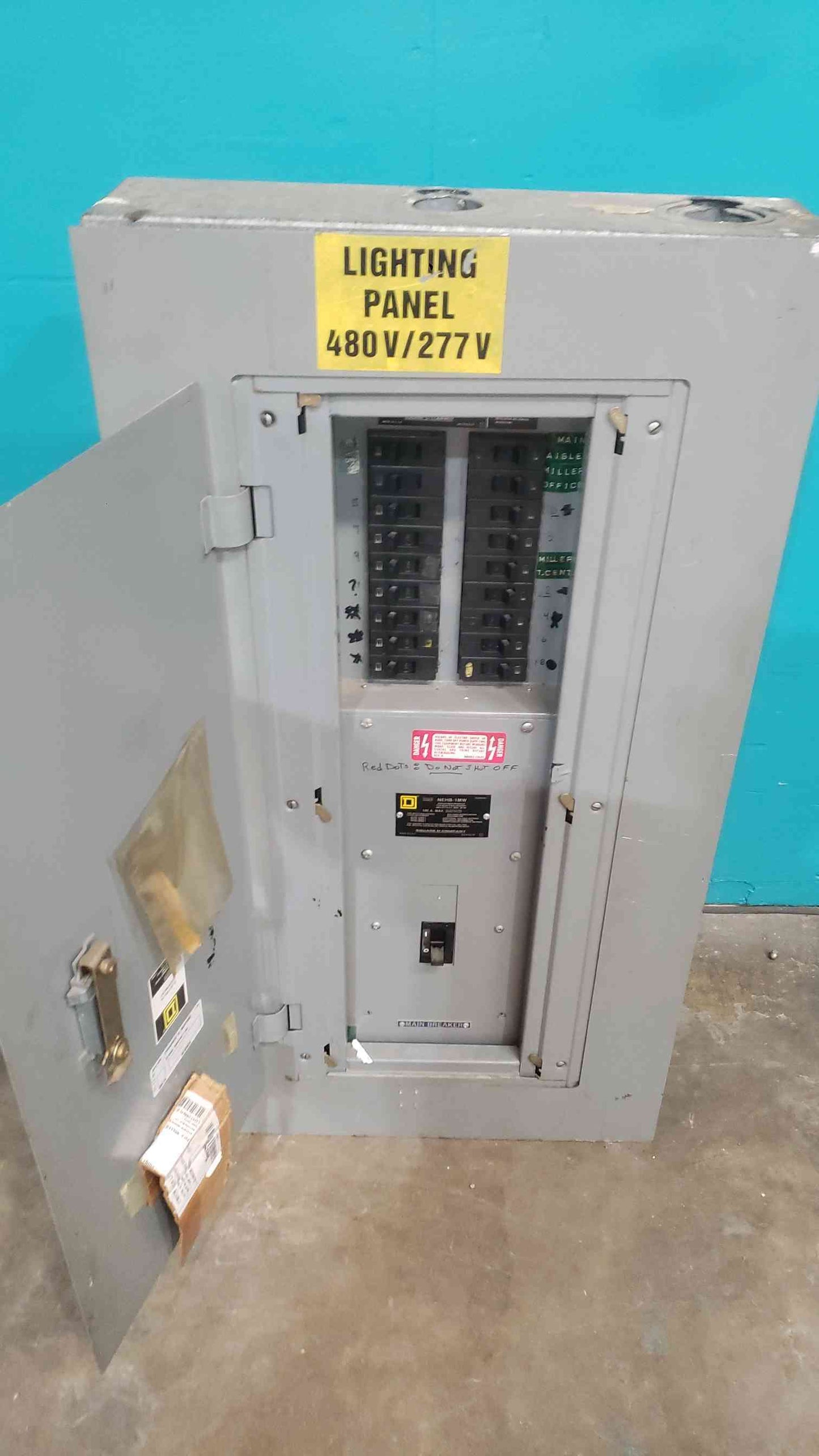 Square D NY1B 100A 480V 3ph 3 Wire Panelboard 8x 30A 3-Pole Breakers 100 Amp