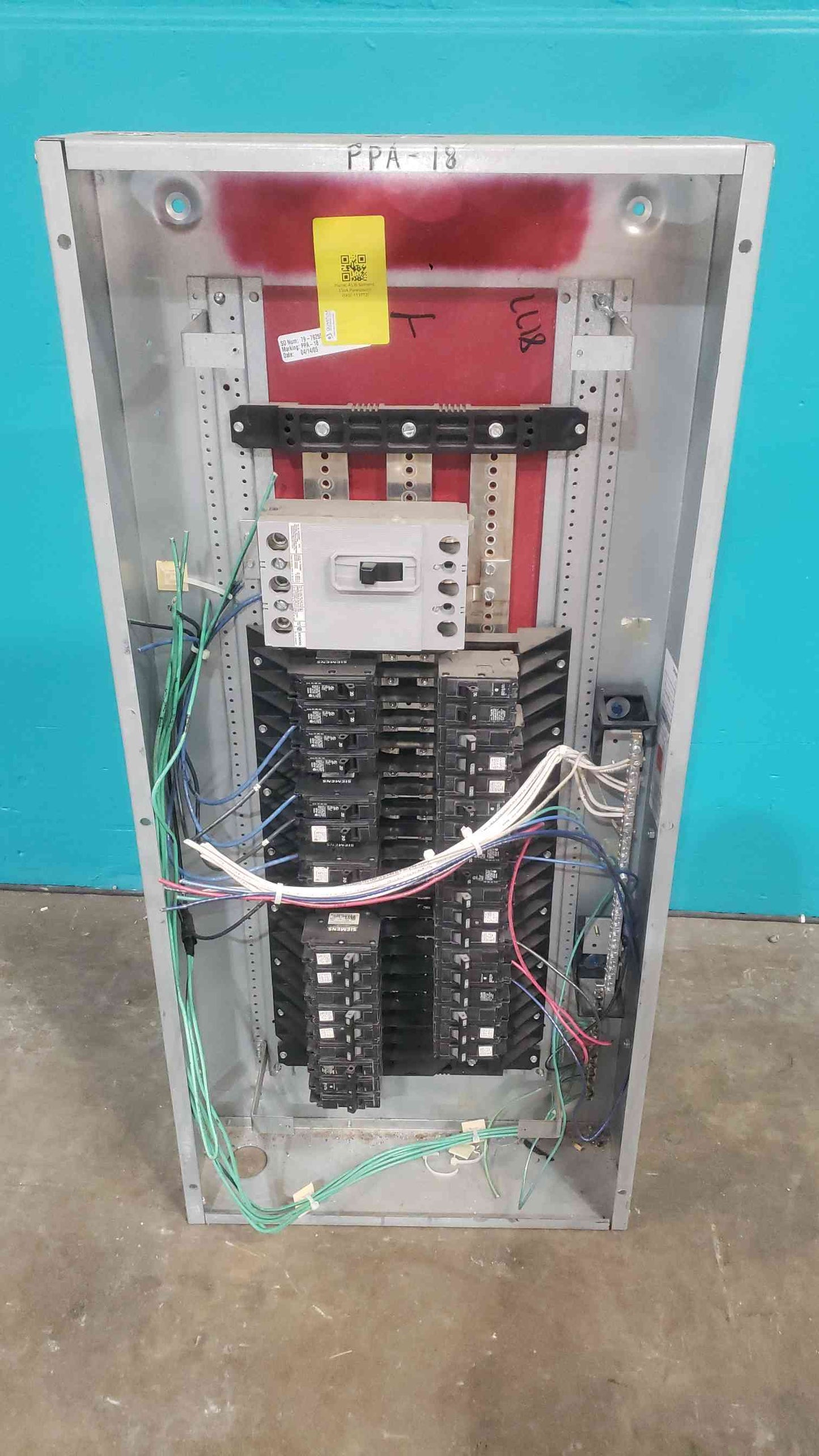Siemens P1 Panelboard 150A Main Breaker QJH2B150 3 Phase Interior No Outer Cover