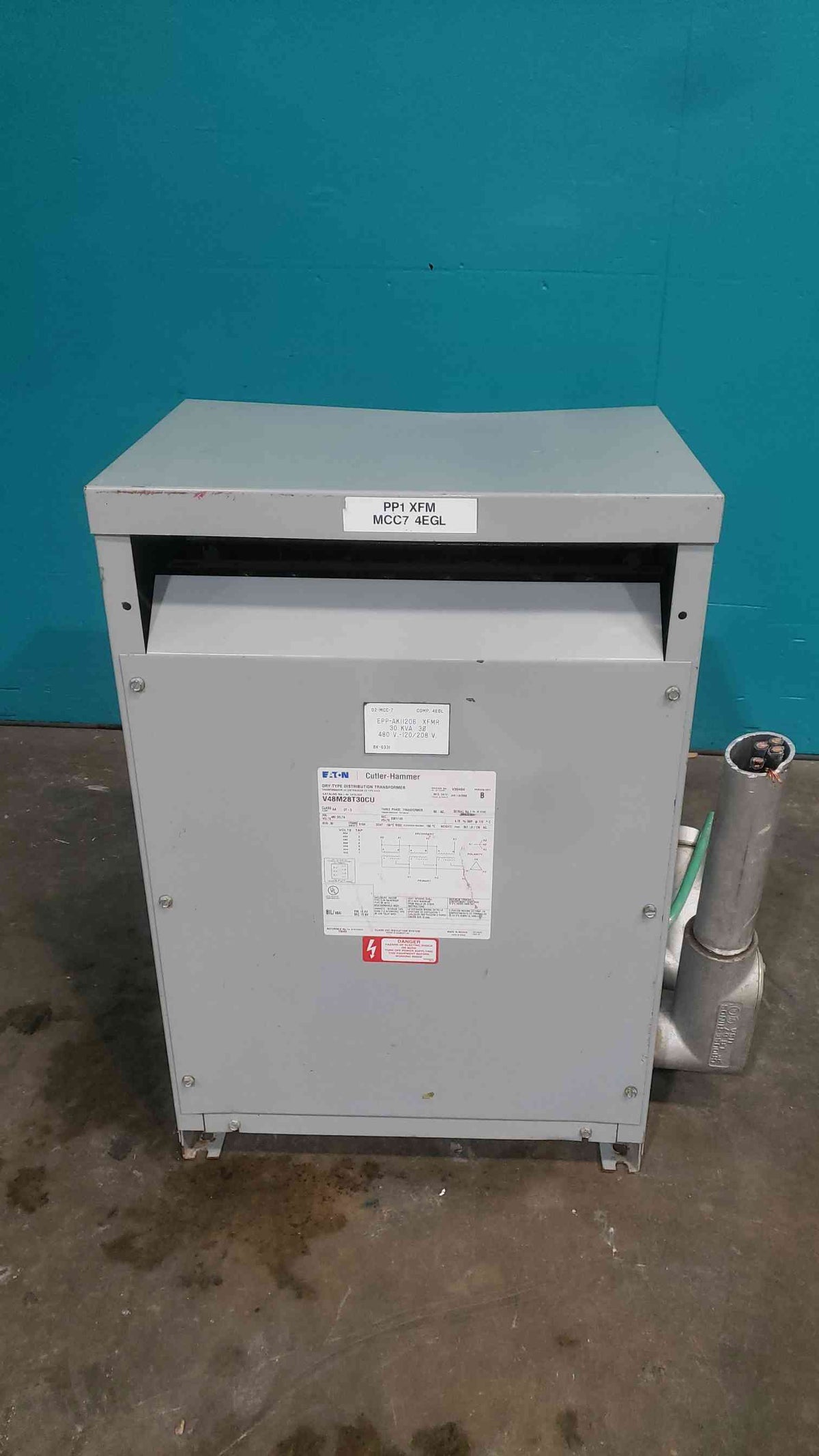 Eaton Cutler Hammer V48M28T30CU 30 KVA 3 Phase 480V to 208Y/120V Transformer CU