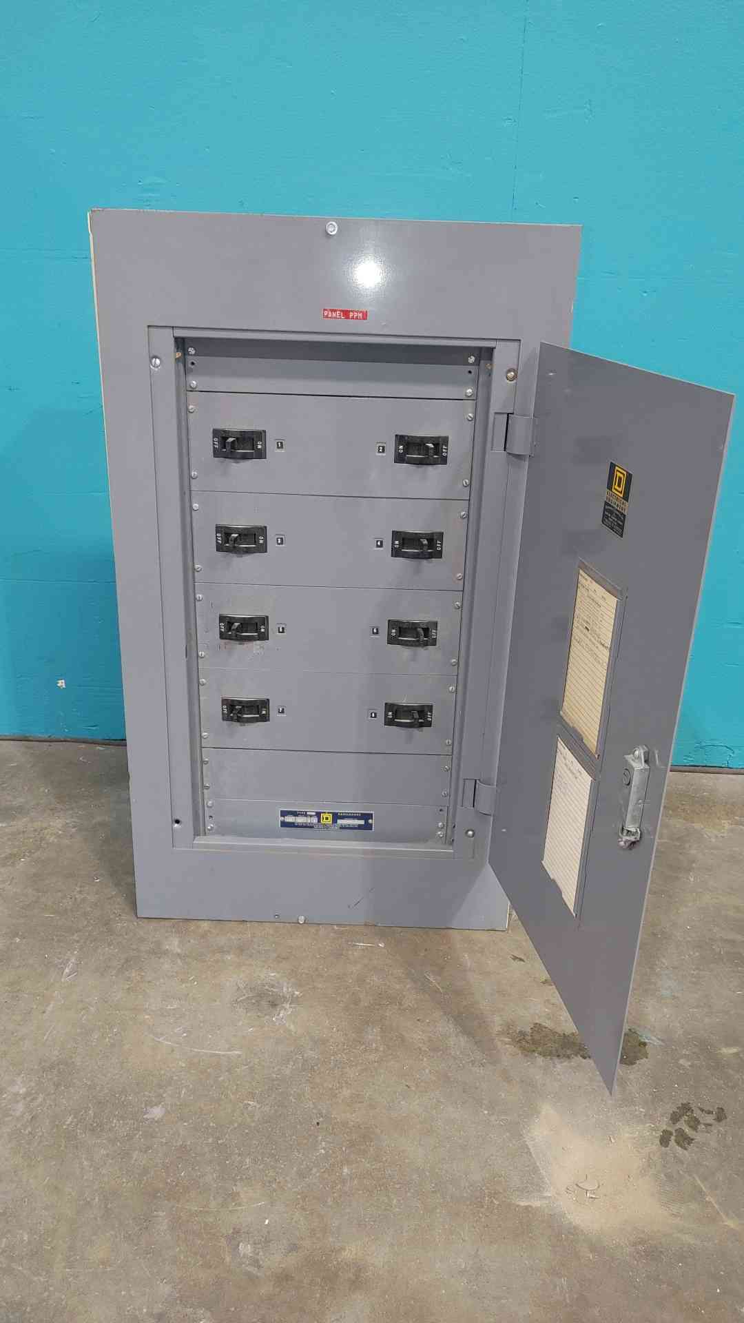 Square D NY1B 100A 480V 3 Phase 3 Wire Panelboard 8x 30A 3-Pole Breakers 100 Amp