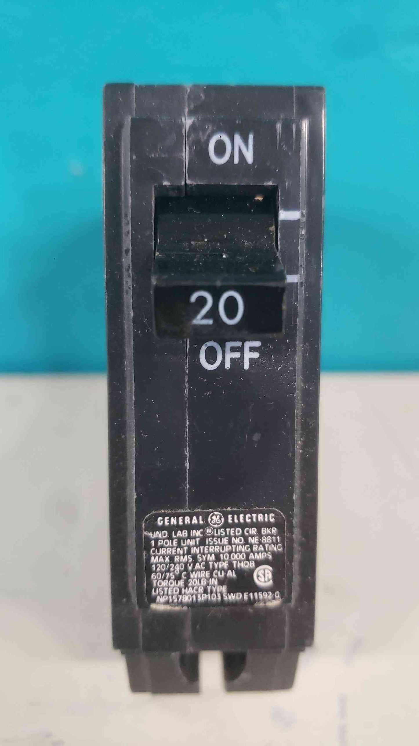 GE 20A 240VAC 1 Pole Circuit Breaker (Sku 113798)