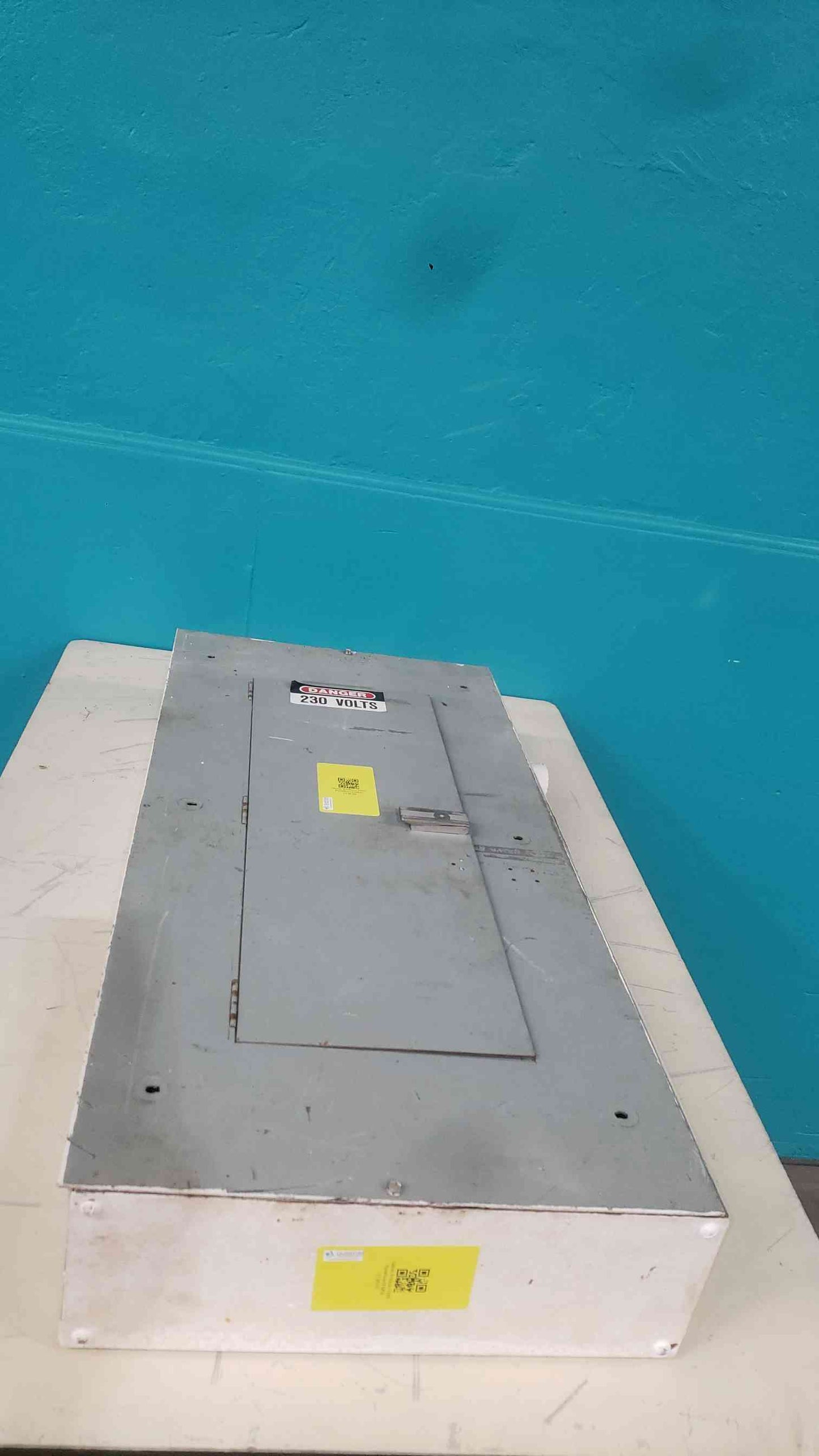 Erickson Square D NO Datatag QO 230V Commercial Panelboard with 12x QO Breakers