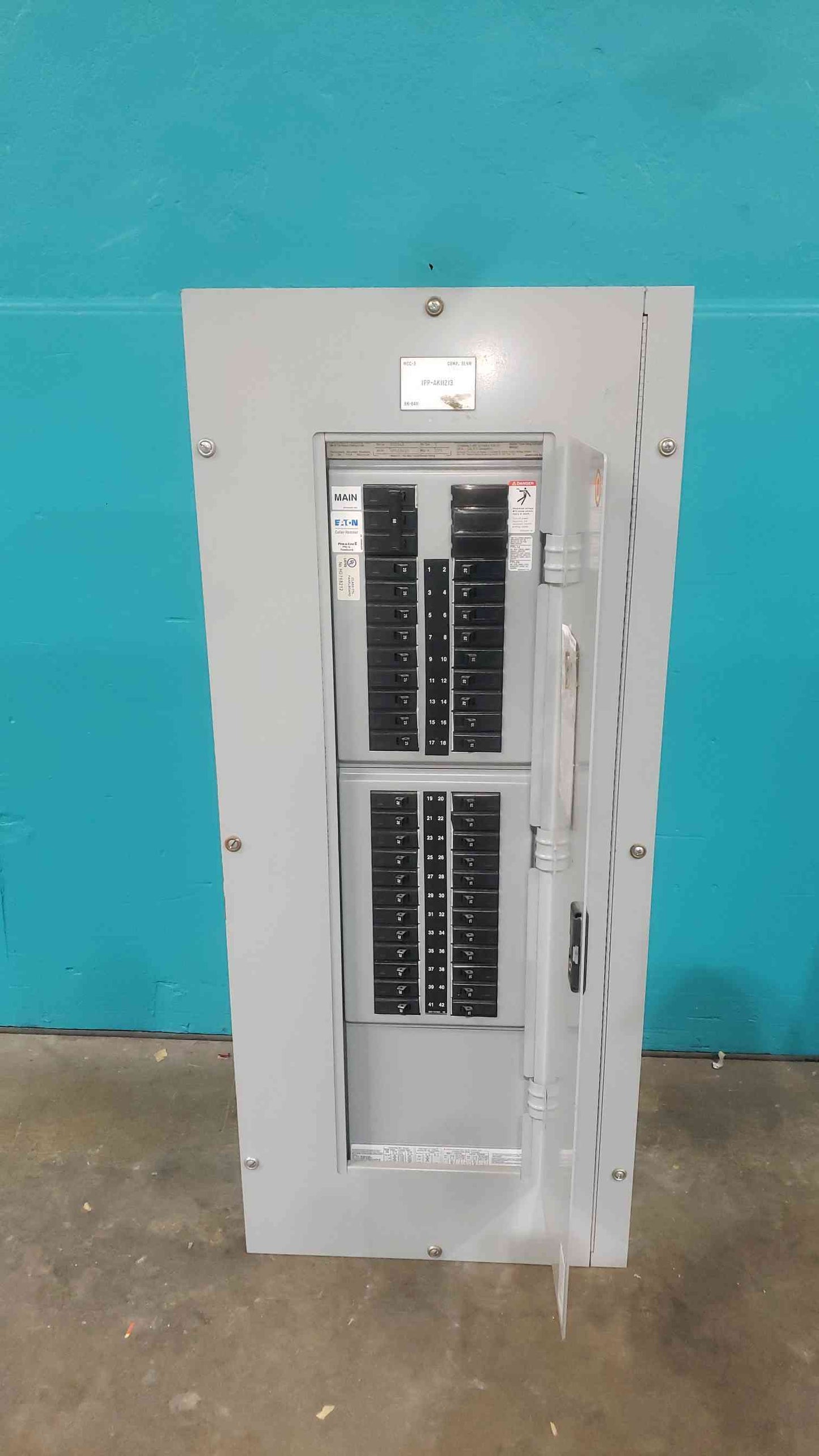 Eaton Cutler Hammer PRL1a 3 Phase Panelboard 60A 3 Pole Breaker 42x 20A YS2048