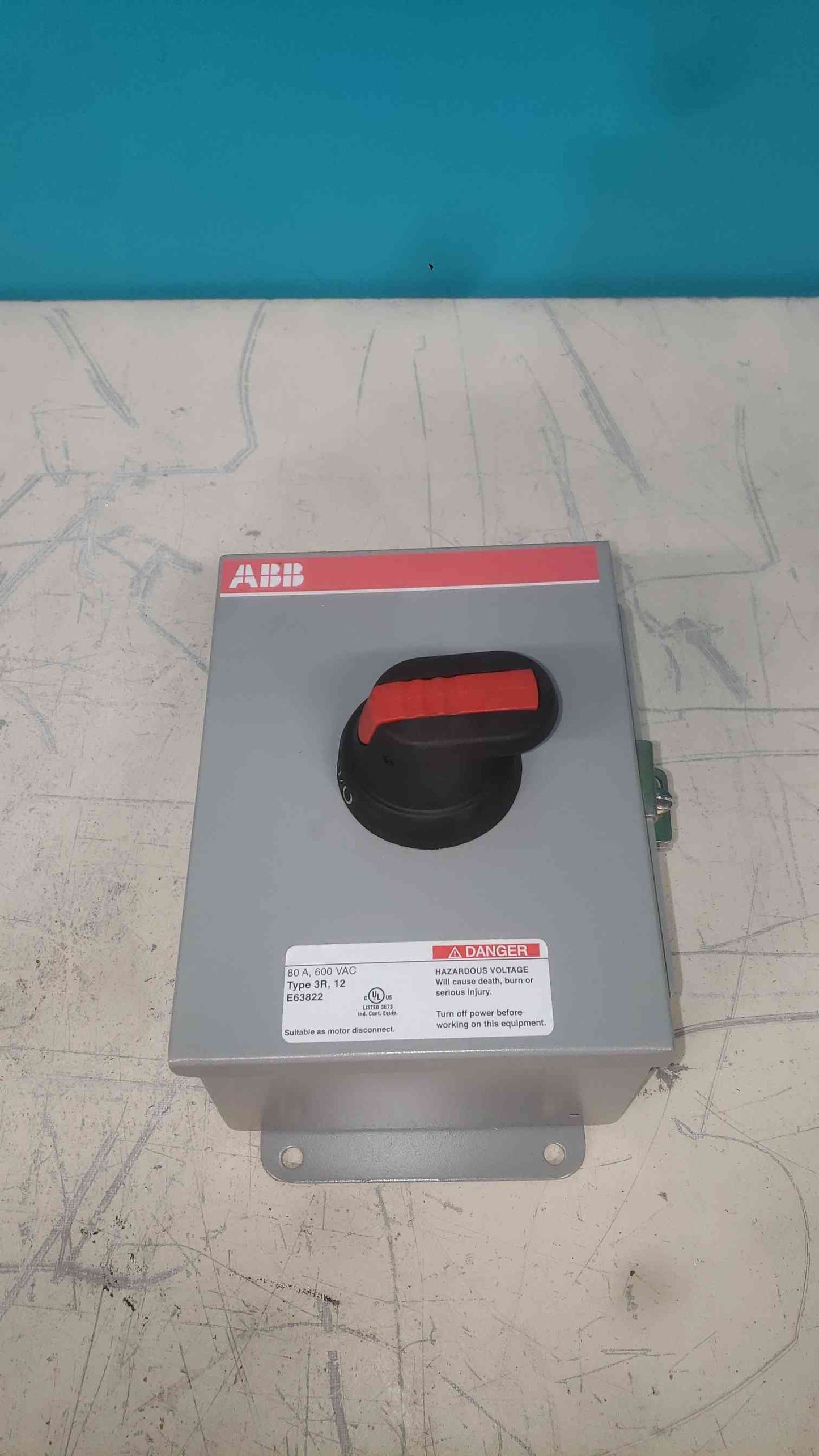 ABB EOT63U3M3-P Non-Fusible Disconnect Switch 80A 600V 3-Pole NEMA 3R 12 OT80F3