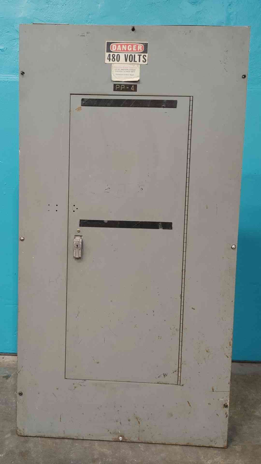 I-T-E 225A 480V 3 Phase Industrial Panelboard W/ I-T-E 100A 60A 30A Breaker