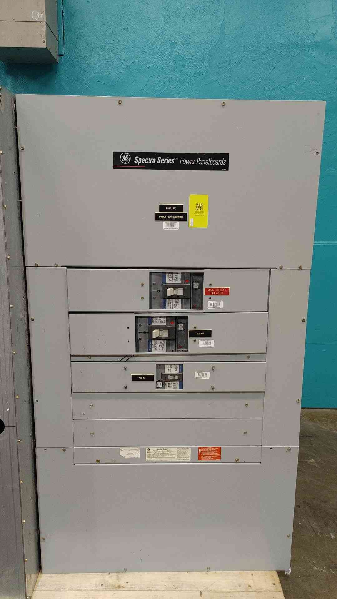 GE Spectra Series Power Panelboard 400A Main 3PH Breakers SGHA36AT0400 SFHA36AT0250