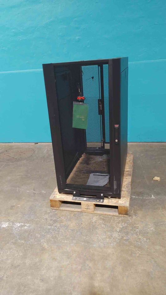 APC NetShelter SX 42U Server Rack Enclosure Cabinet E242296 Locking Doors