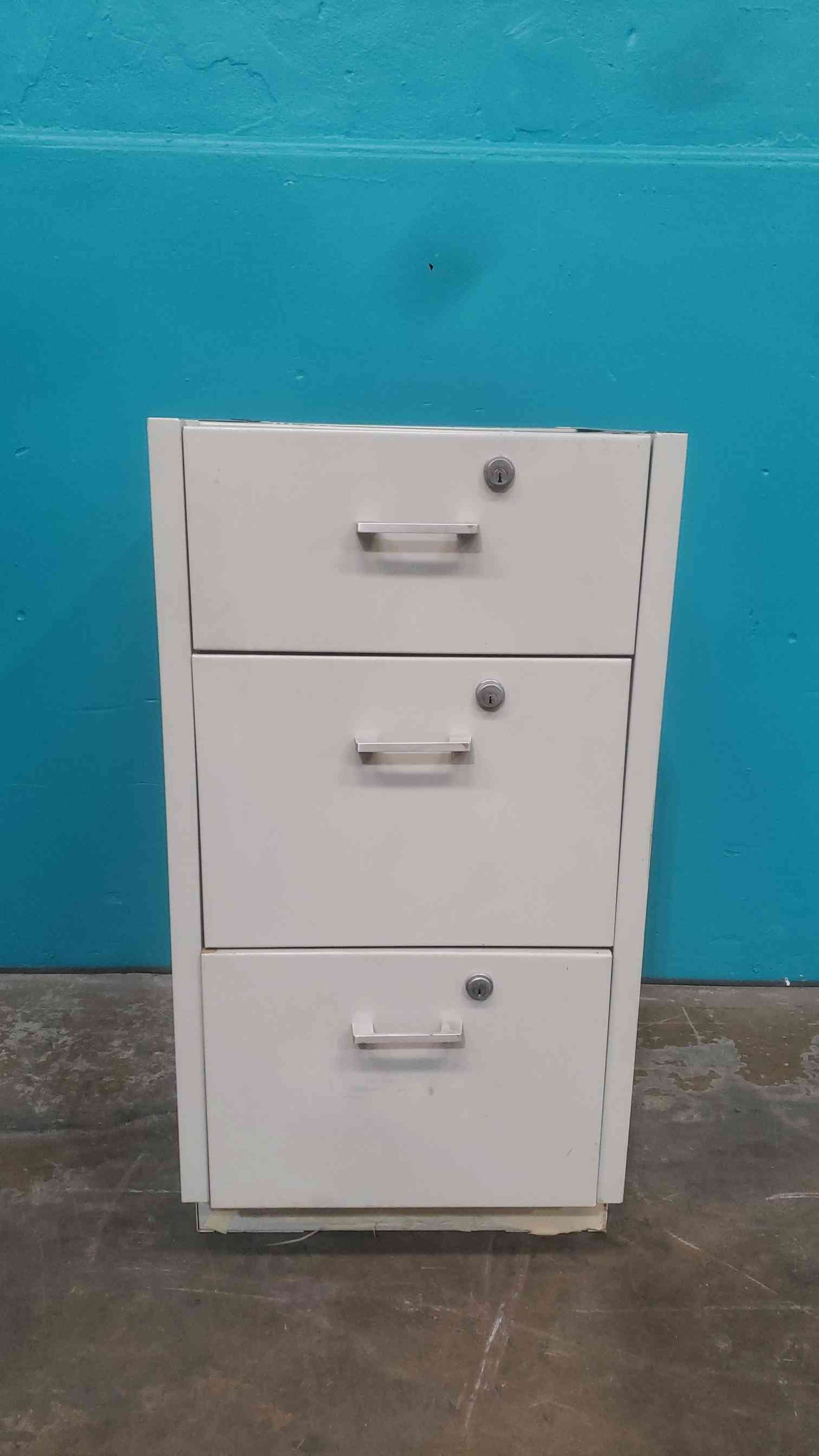 St. Charles 18" Drawers Only Standing Height Casework (SKU: 114006)