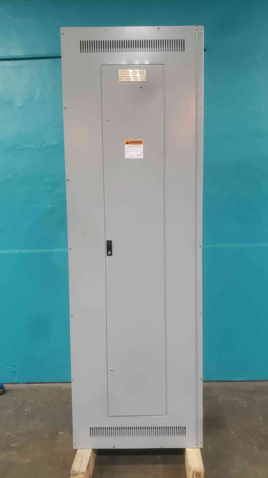 GE Spectra Series 600A 480V Panelboard w/ 20x SEPA36AT0030 30A 3-Pole Breakers