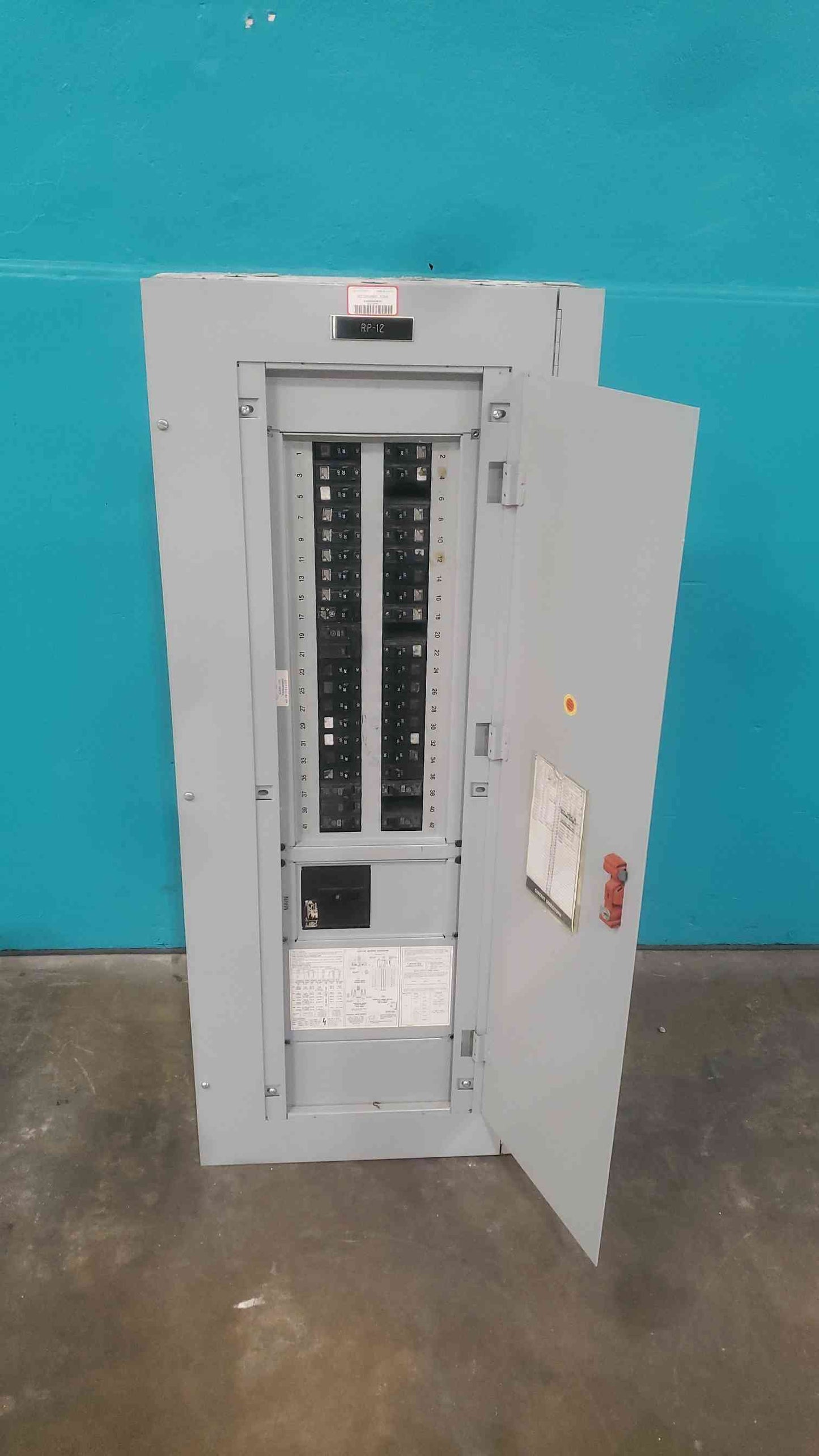 GE 150A Main Breaker Panelboard 208Y/120V 3 Phase 42 Circuit Panel Enclosure Loaded
