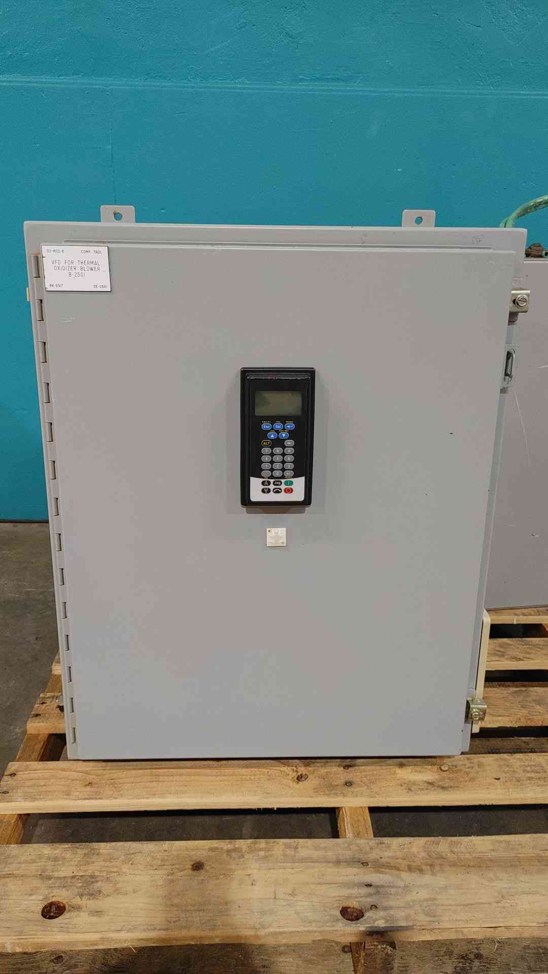 Allen Bradley PowerFlex 700 VFD 25 HP 480V 20BD034A0AYNAND0 Enclosed Panel