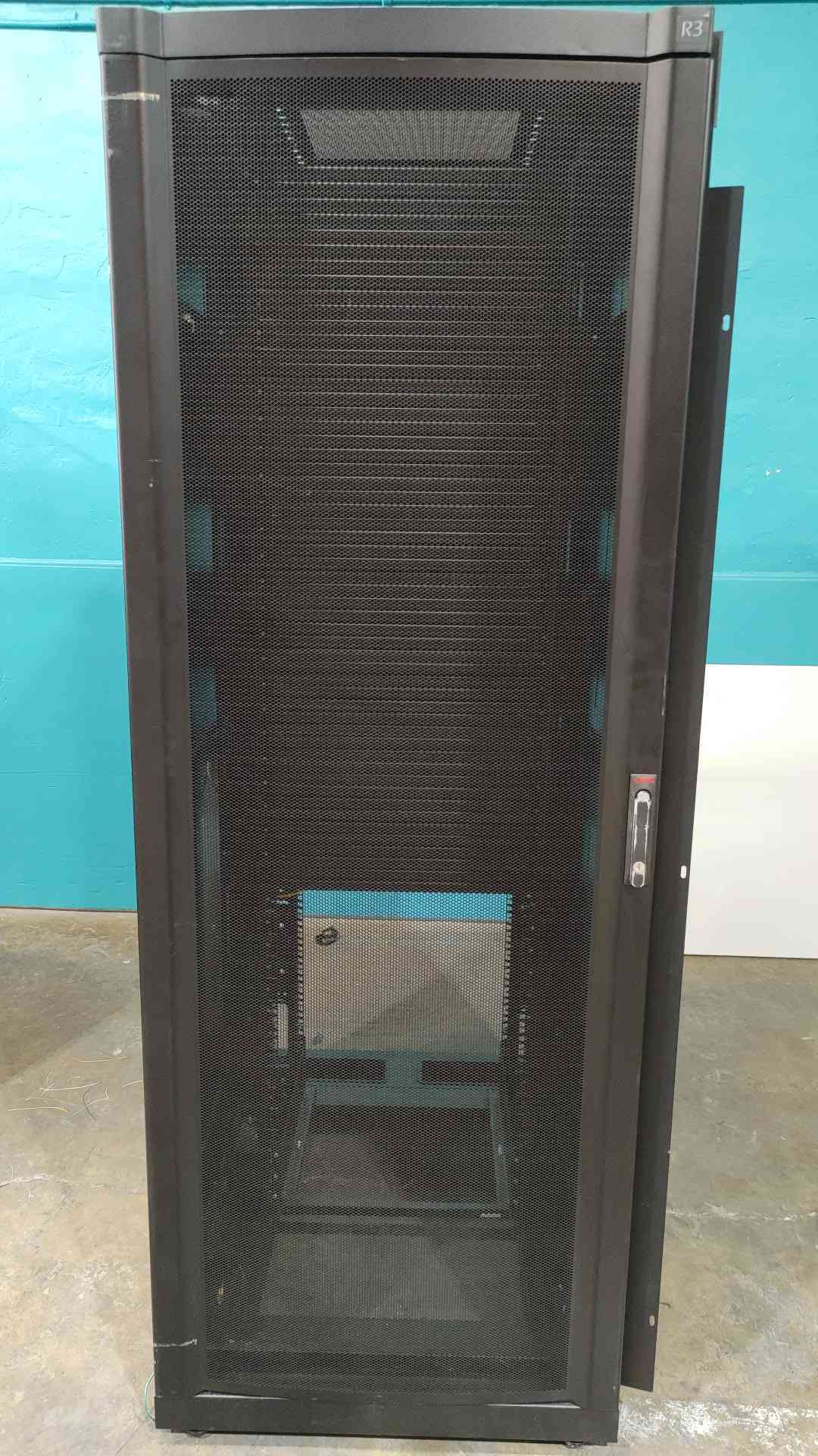 APC NetShelter SX 42U Server Rack Enclosure IT Cabinet 19" Black AR2311BLKX370