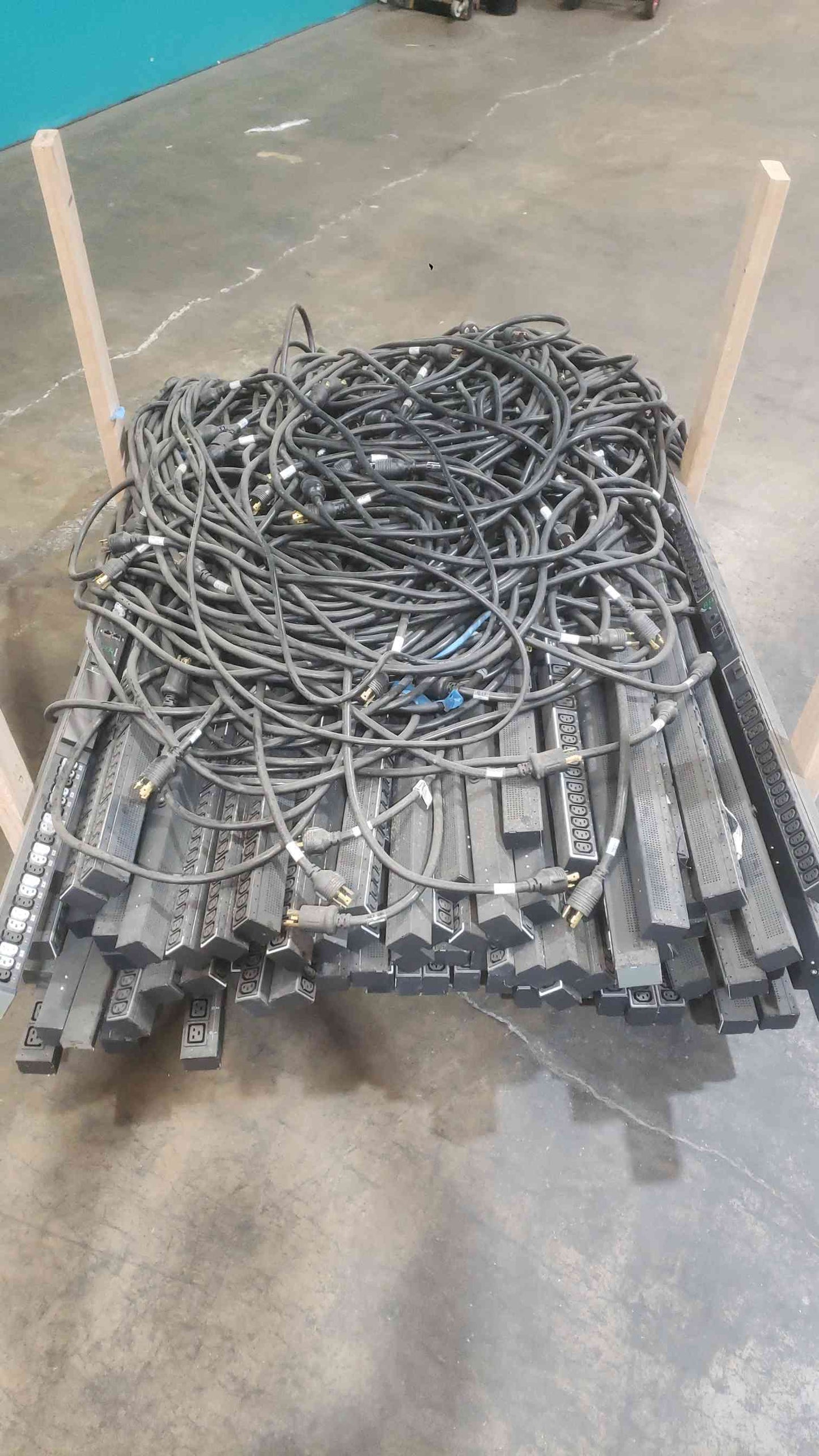 Lot Of 85 Server Technologies PDU Strips (SKU: 114193)