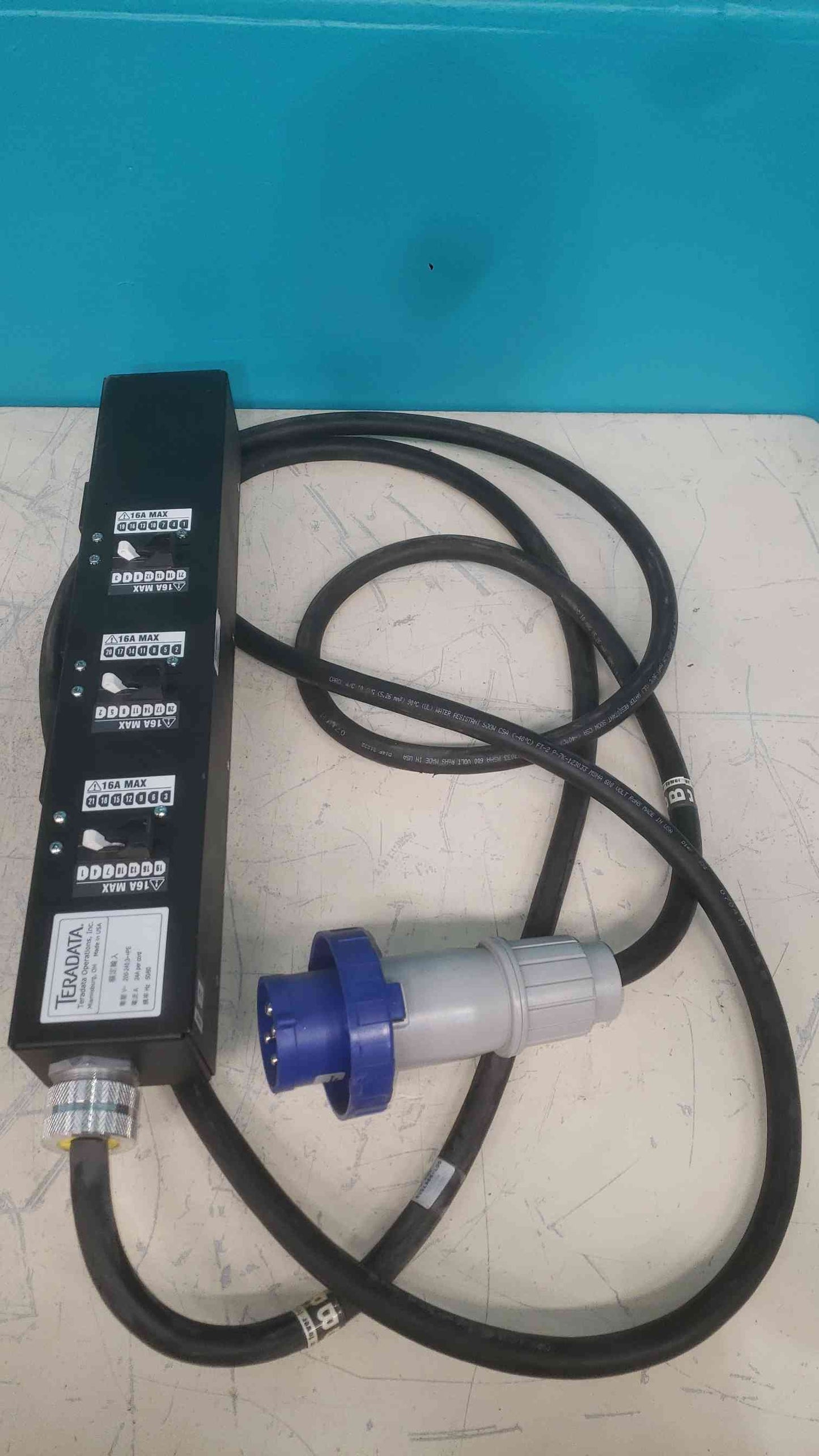 Teradata 315-0611291 3-Phase Rack PDU 200-240V 24A IEC 60309 Pin & Sleeve Plug