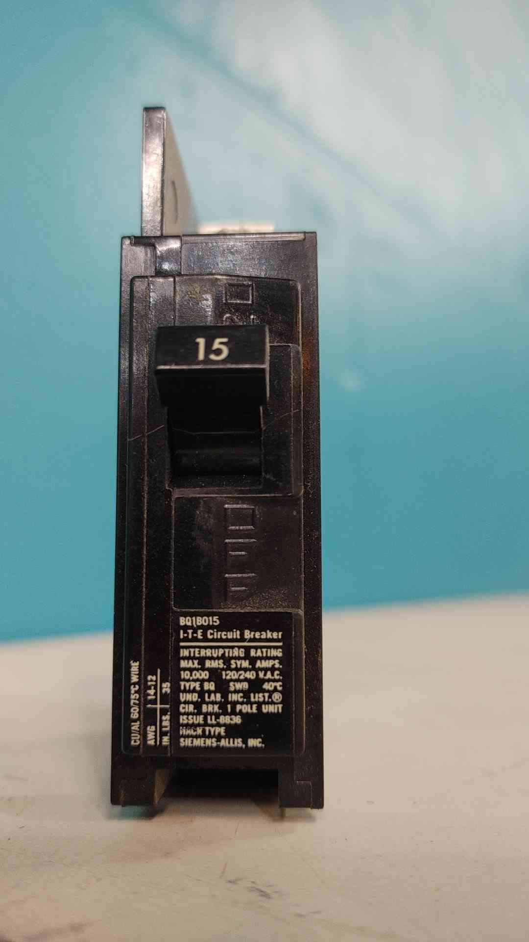 Siemens ITE BQ1B015 15A 1 Pole 120/240V Bolt-On Circuit Breaker Type BQ 15