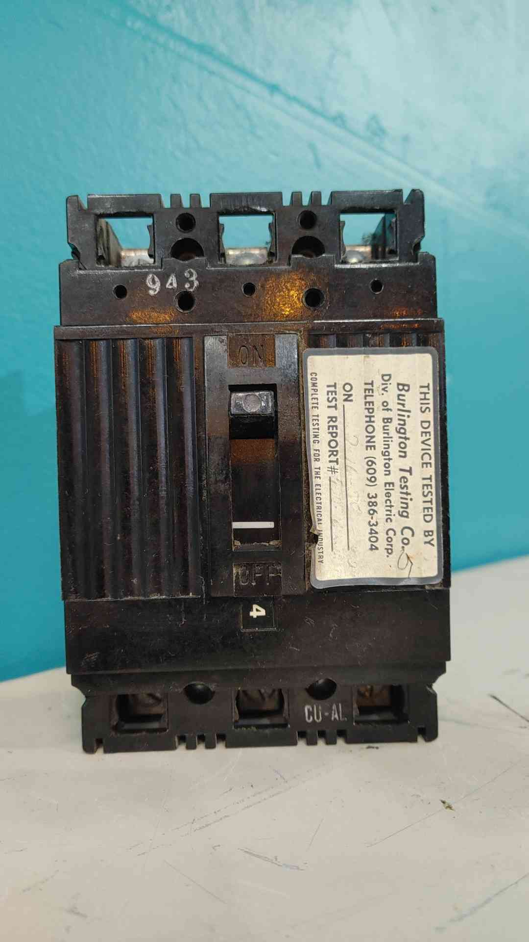 GE TE132040 40A 3 Pole 240V Industrial Molded Case Circuit Breaker Type TE 40