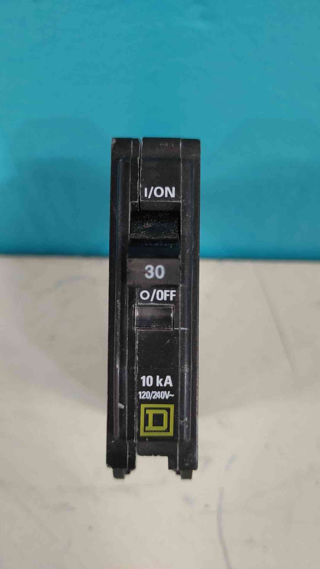 Square D QOB130 30A 1 Pole 120/240V Bolt-On Circuit Breaker Type QOB 30 Amp