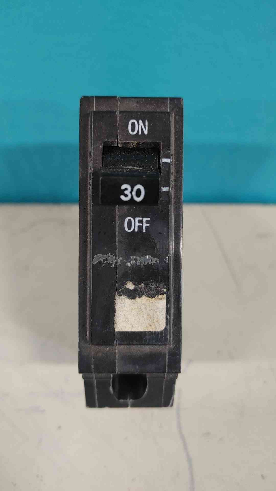 GE THQB1130 30 Amp 1 Pole Bolt On Circuit Breaker Type THQB 30A 120/240V General Elec