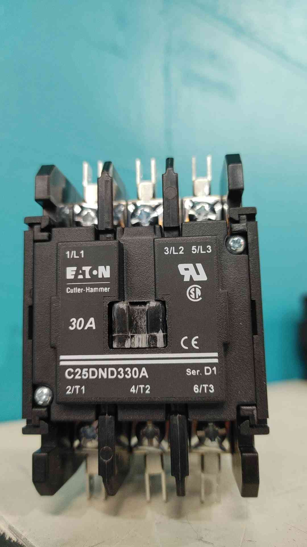 Eaton C25DND330A Definite Purpose Contactor 3 Pole 30A 110V 120V Coil C25DND330