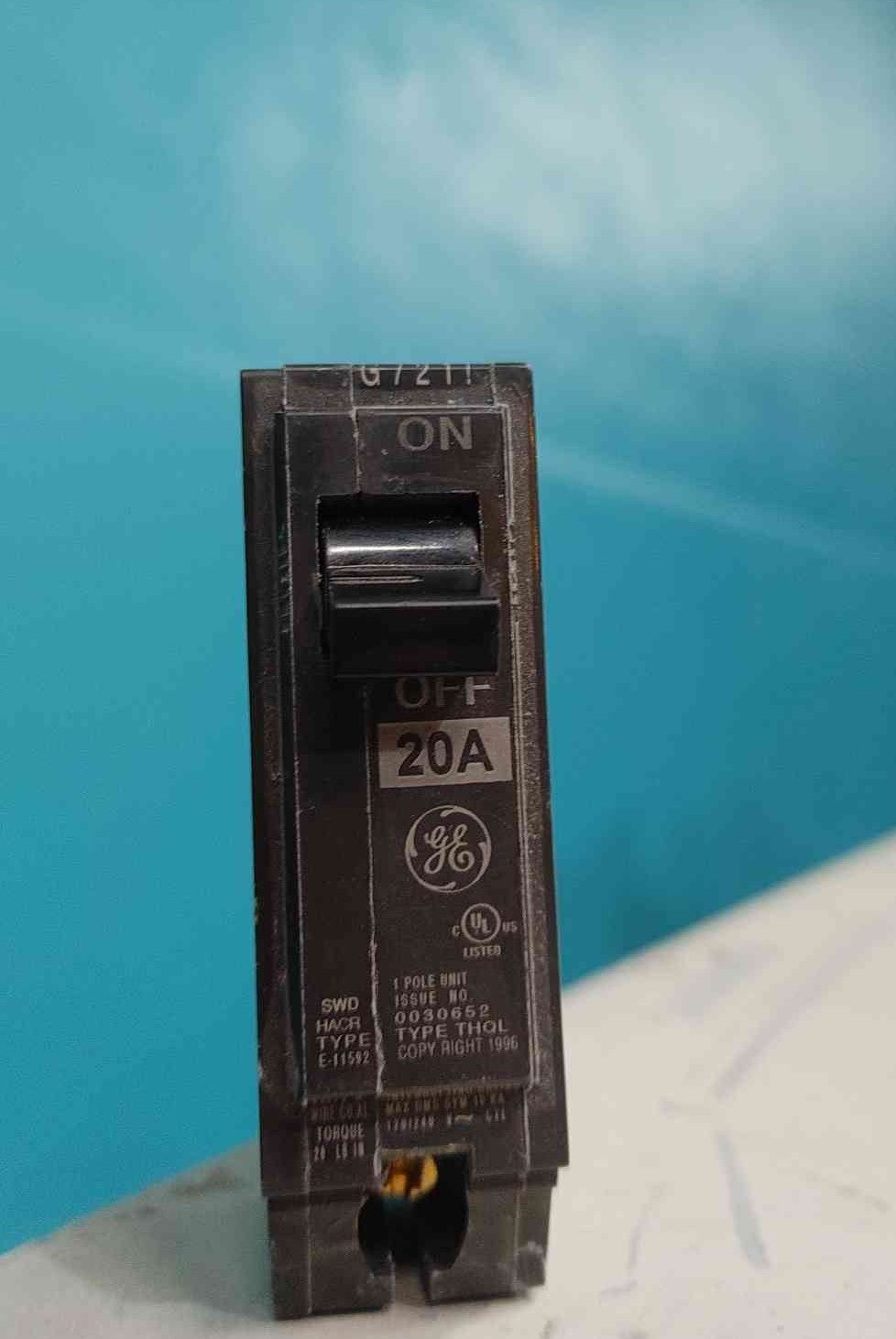 GE THQL1120 1 Pole 20 Amp 120V 10kA Plug-In Circuit Breaker THQL