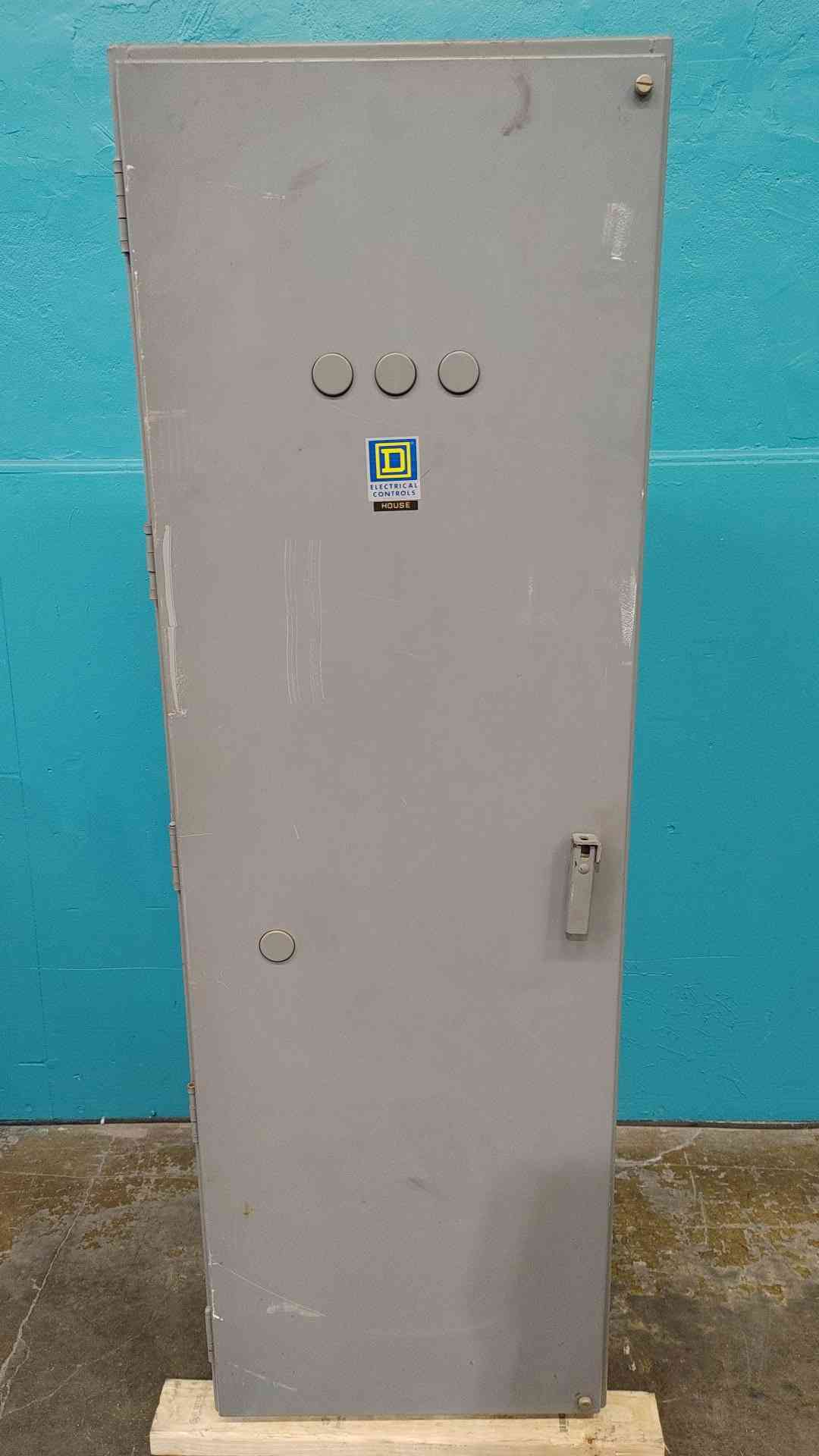 Square D 8903 SZO2 600A 600V 3-Pole Electrically Held Lighting Contactor Enclosed
