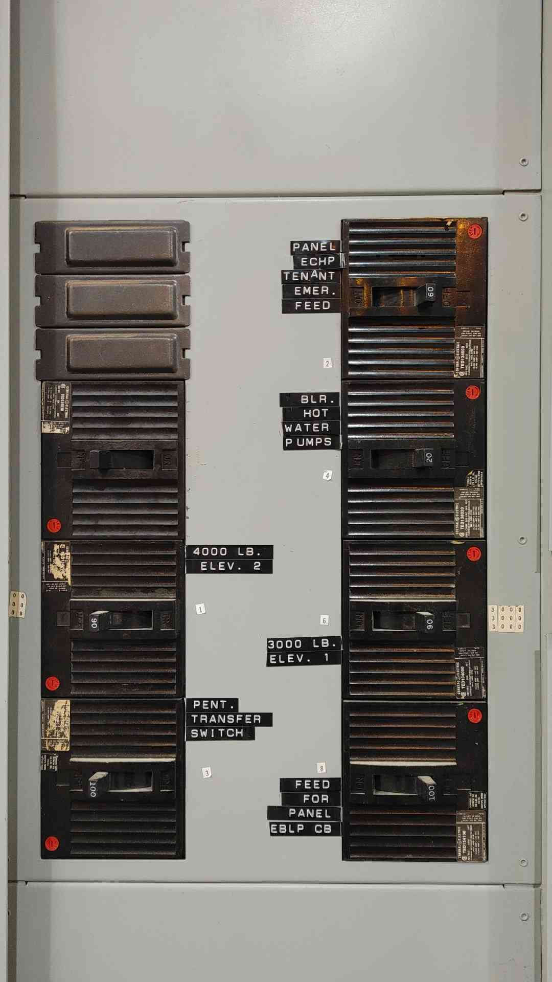 GE NHB 400A 480Y/277V 3-Phase Panelboard Loaded w/ 7x GE TED 3-Pole Breakers