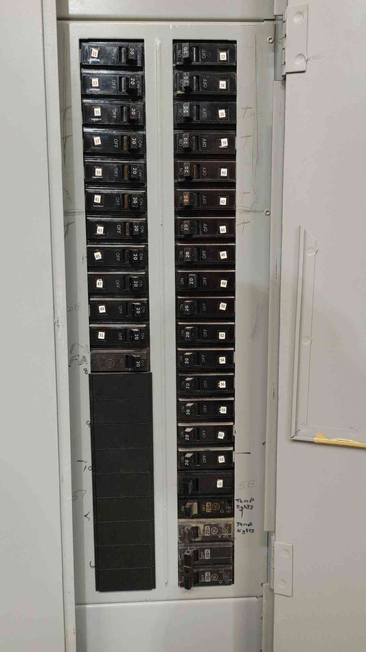 GE NLAB 400A 208Y/120V 3-Phase Commercial Panelboard Loaded w/ THQB Breakers