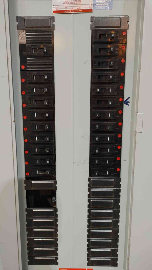 GE NHB 225A 480Y/277V 3-Phase Panelboard Loaded w/ 21x 20A 1P & 1x 70A 3P Breakers